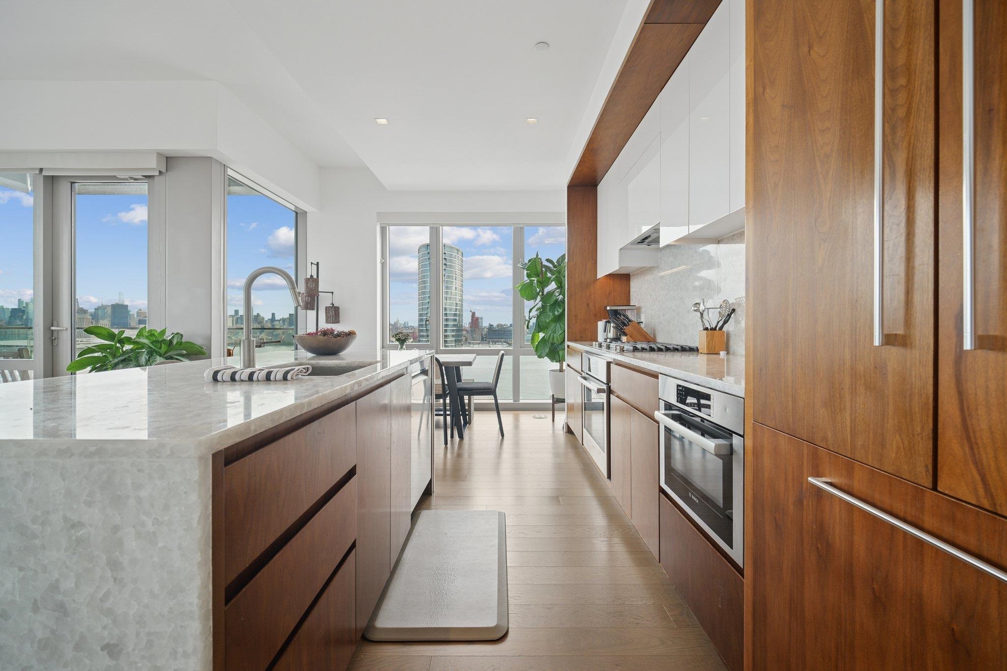 75 PARK LANE SOUTH Unit: 2803