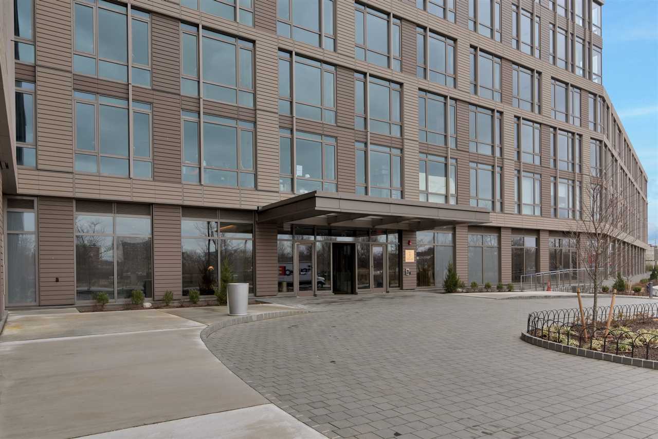 75 PARK LANE SOUTH Unit: 2803