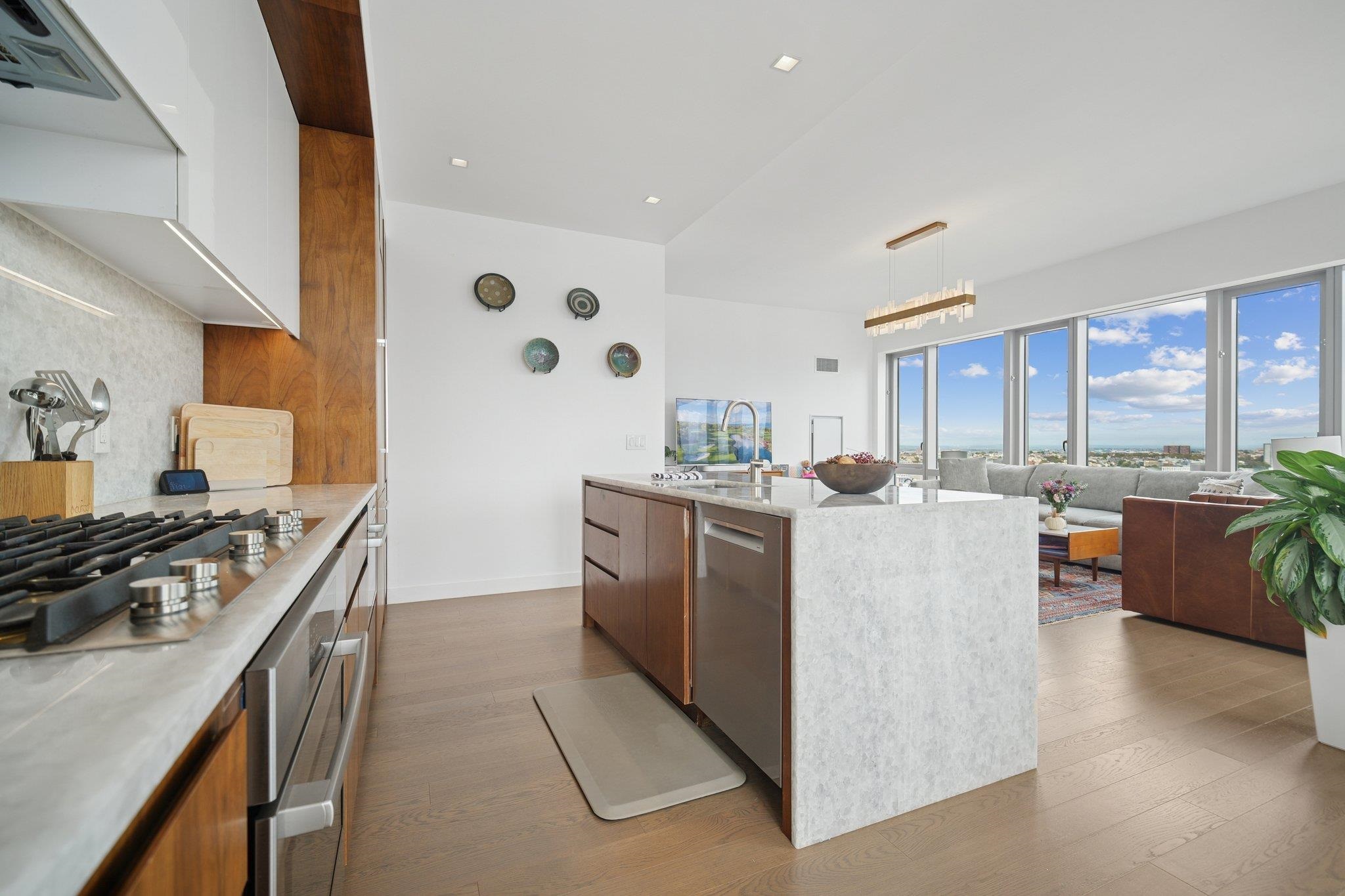 75 PARK LANE SOUTH Unit: 2803