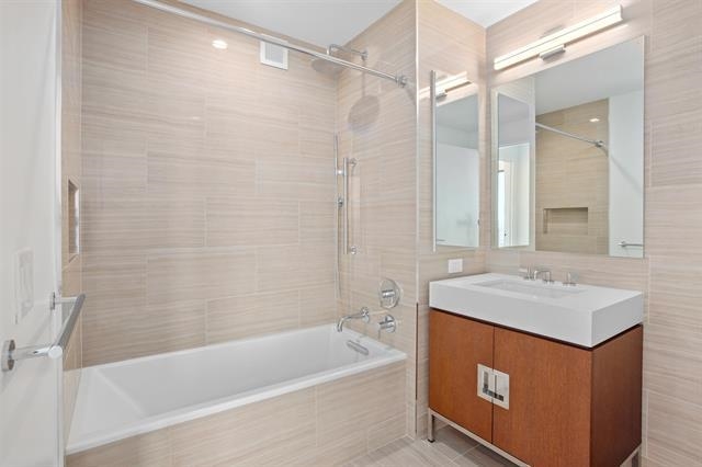 99 HUDSON ST Unit: 2201