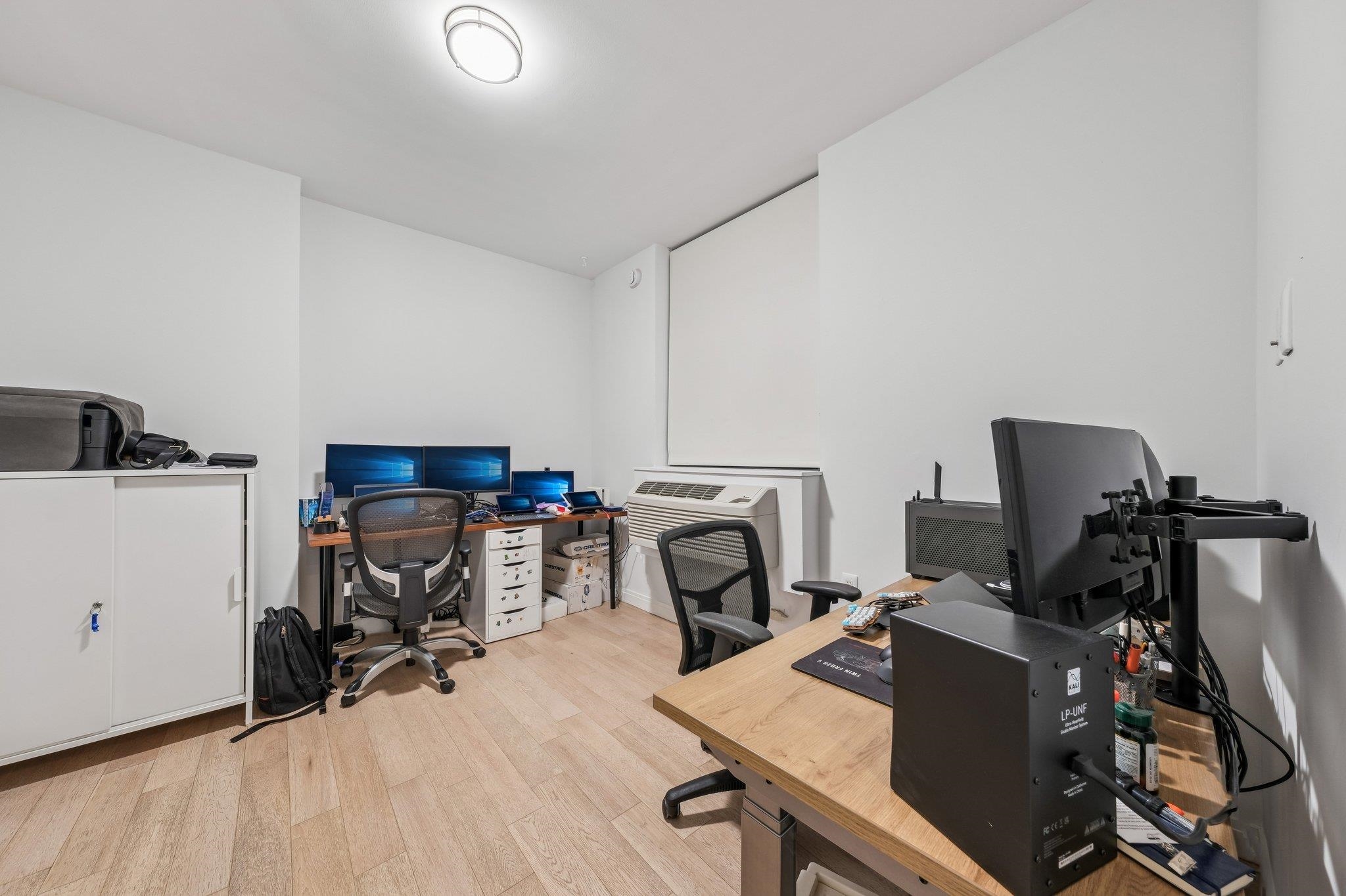 160 1ST ST Unit: 805