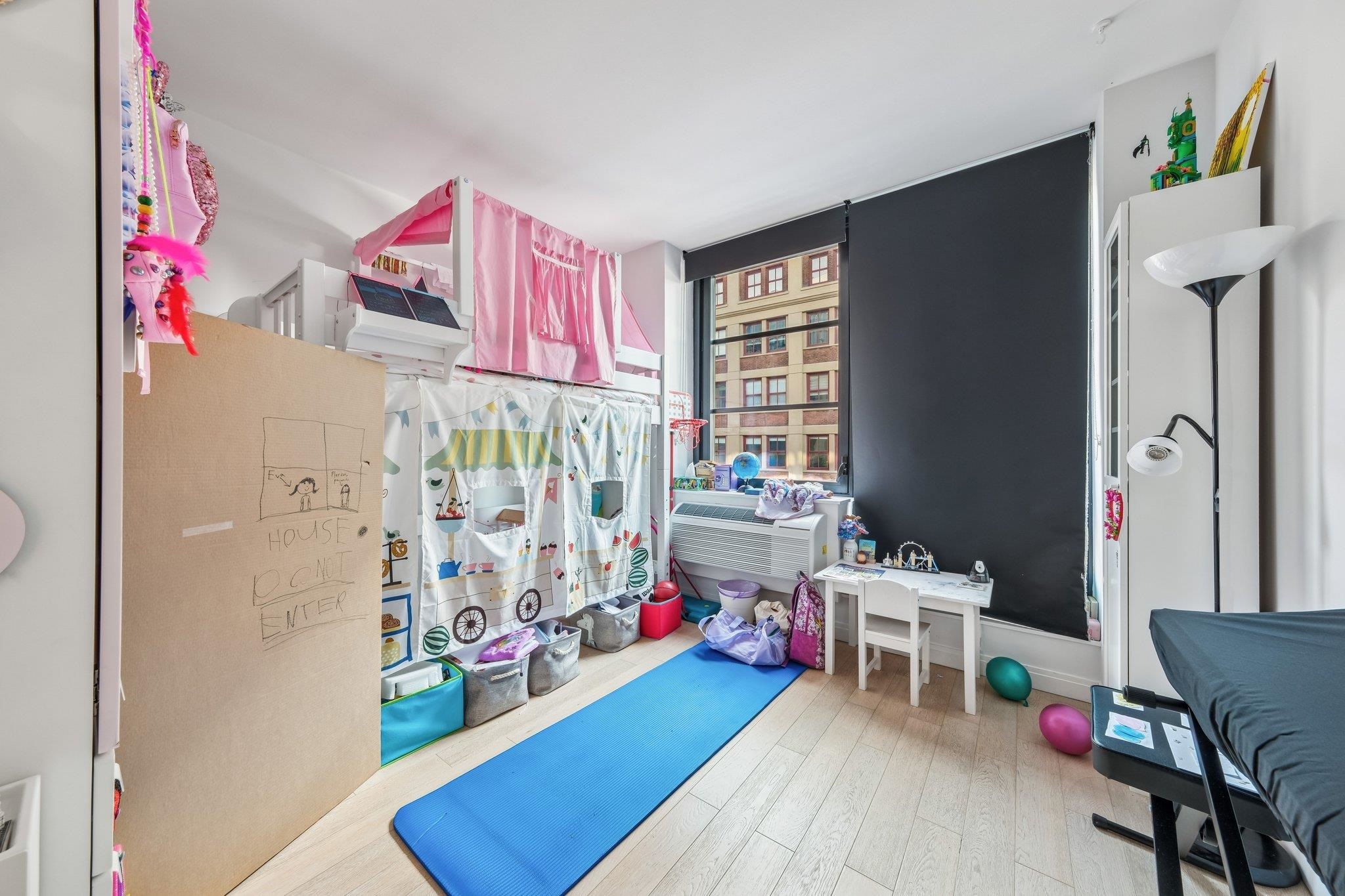 160 1ST ST Unit: 805