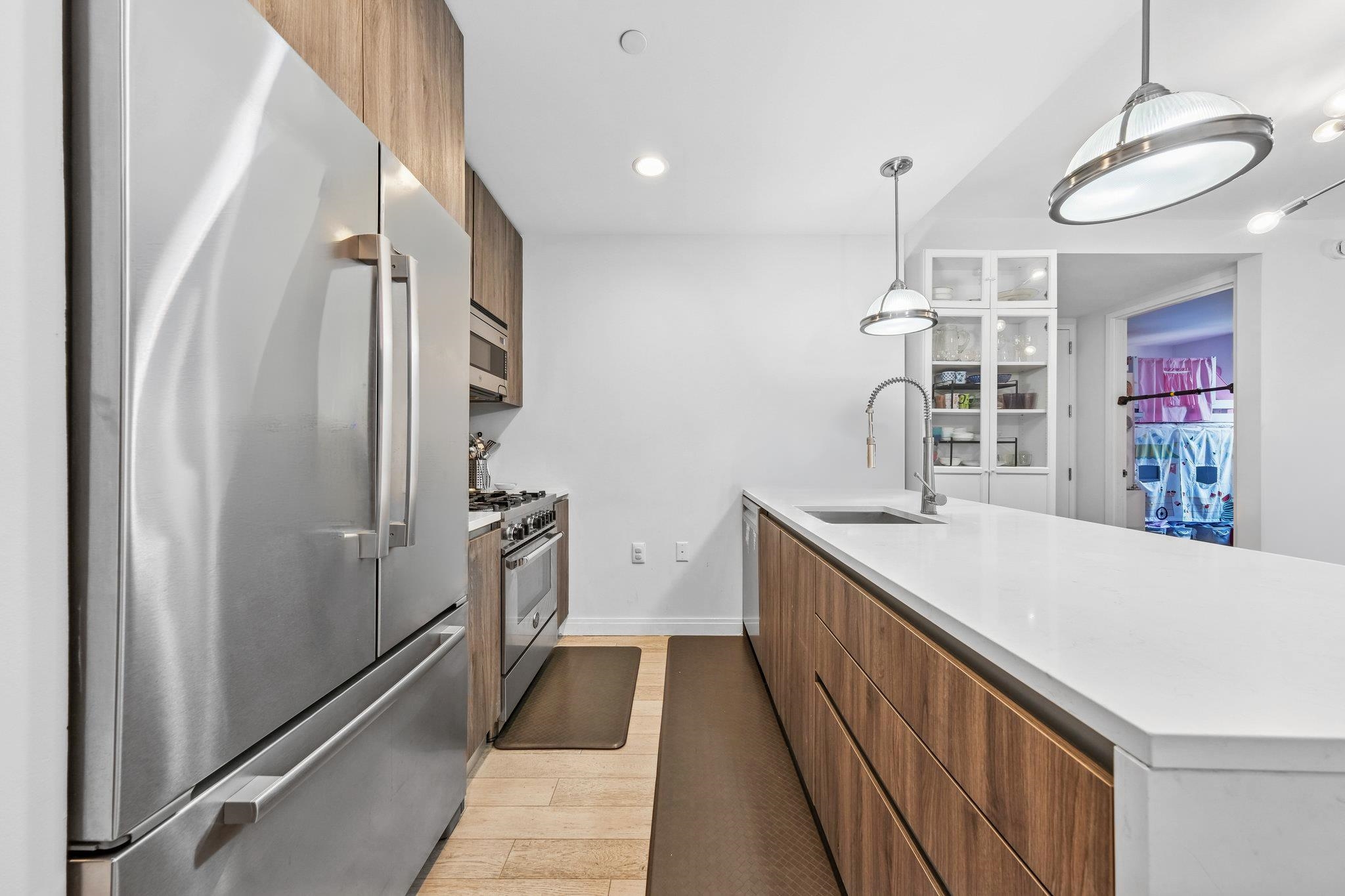 160 1ST ST Unit: 805