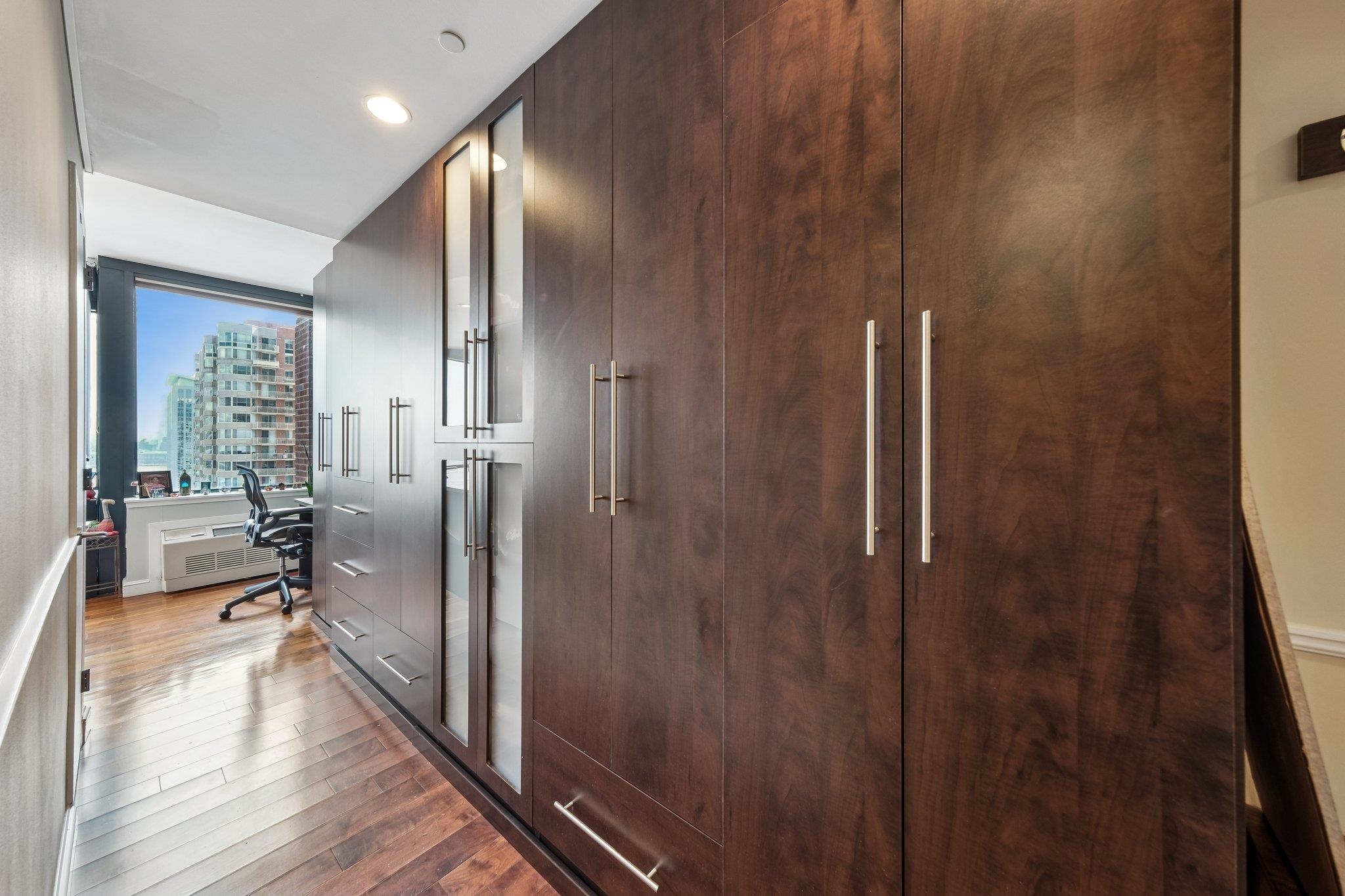 389 WASHINGTON ST Unit: 19F