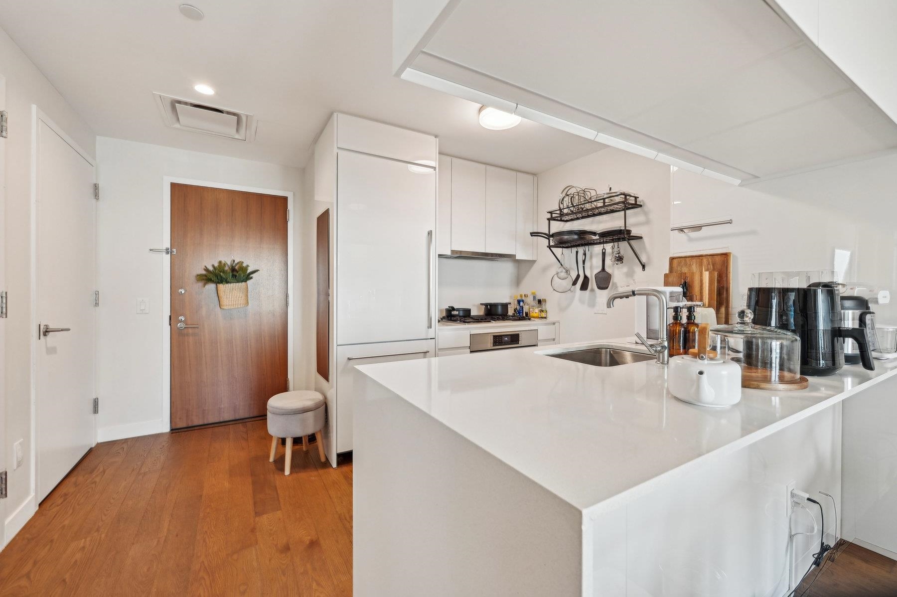 99 HUDSON ST Unit: 1912