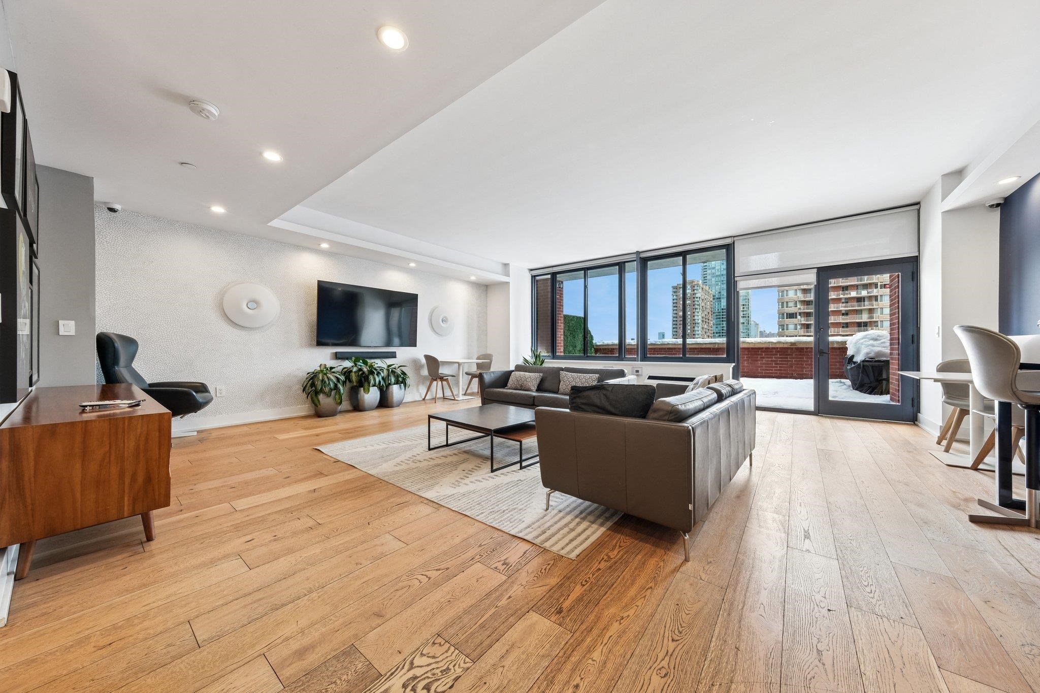 389 WASHINGTON ST Unit: 19F