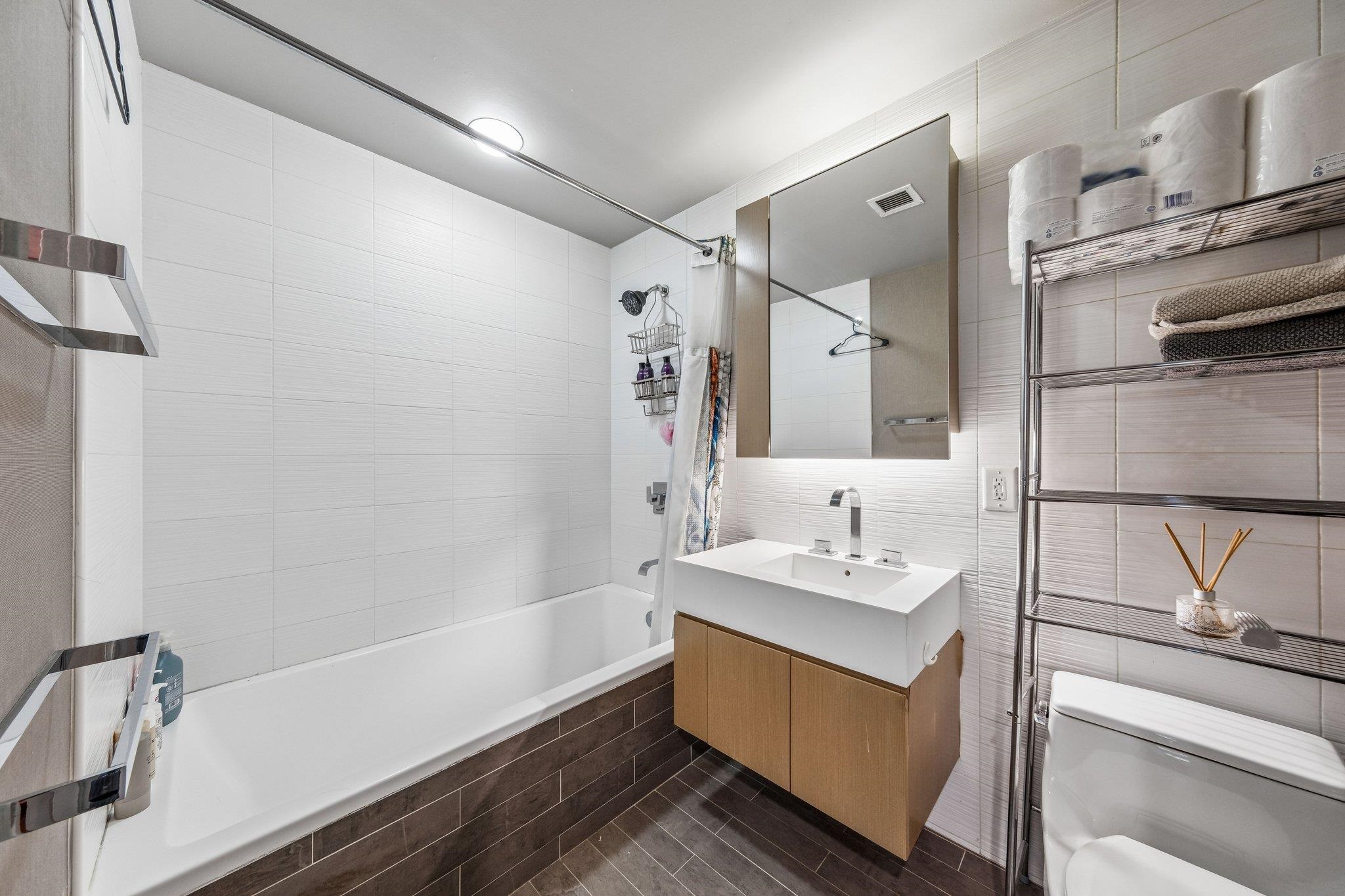 77 HUDSON ST Unit: PH 4805