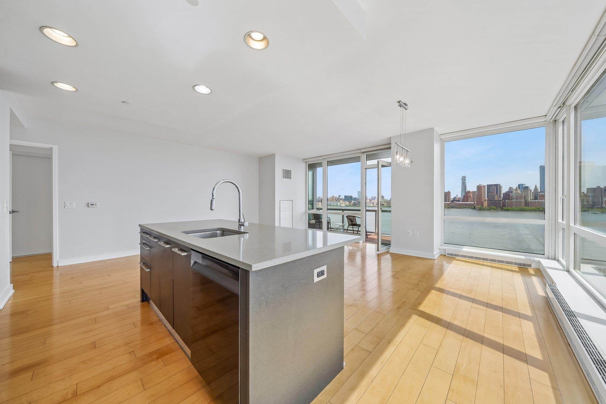 2 2ND ST Unit: 1605