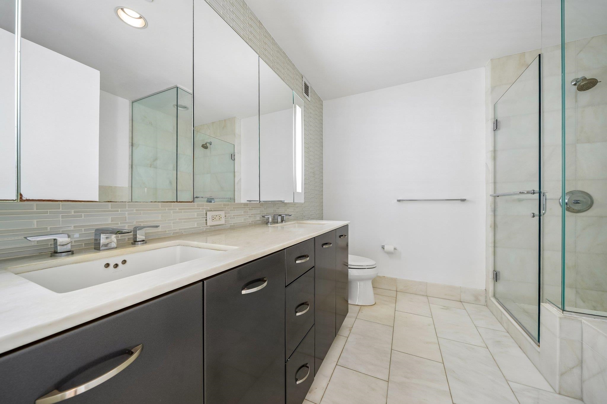 2 2ND ST Unit: 1605