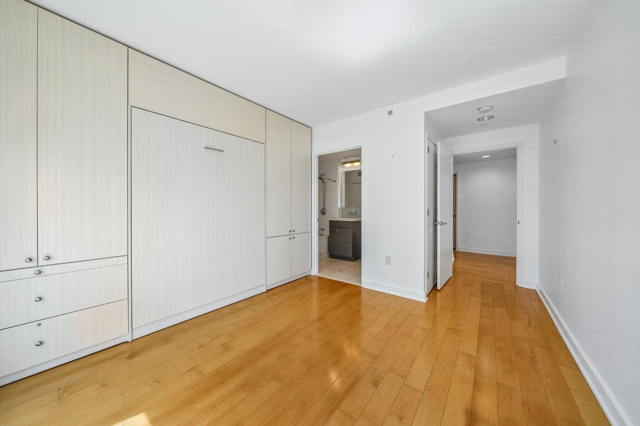 2 2ND ST Unit: 1605