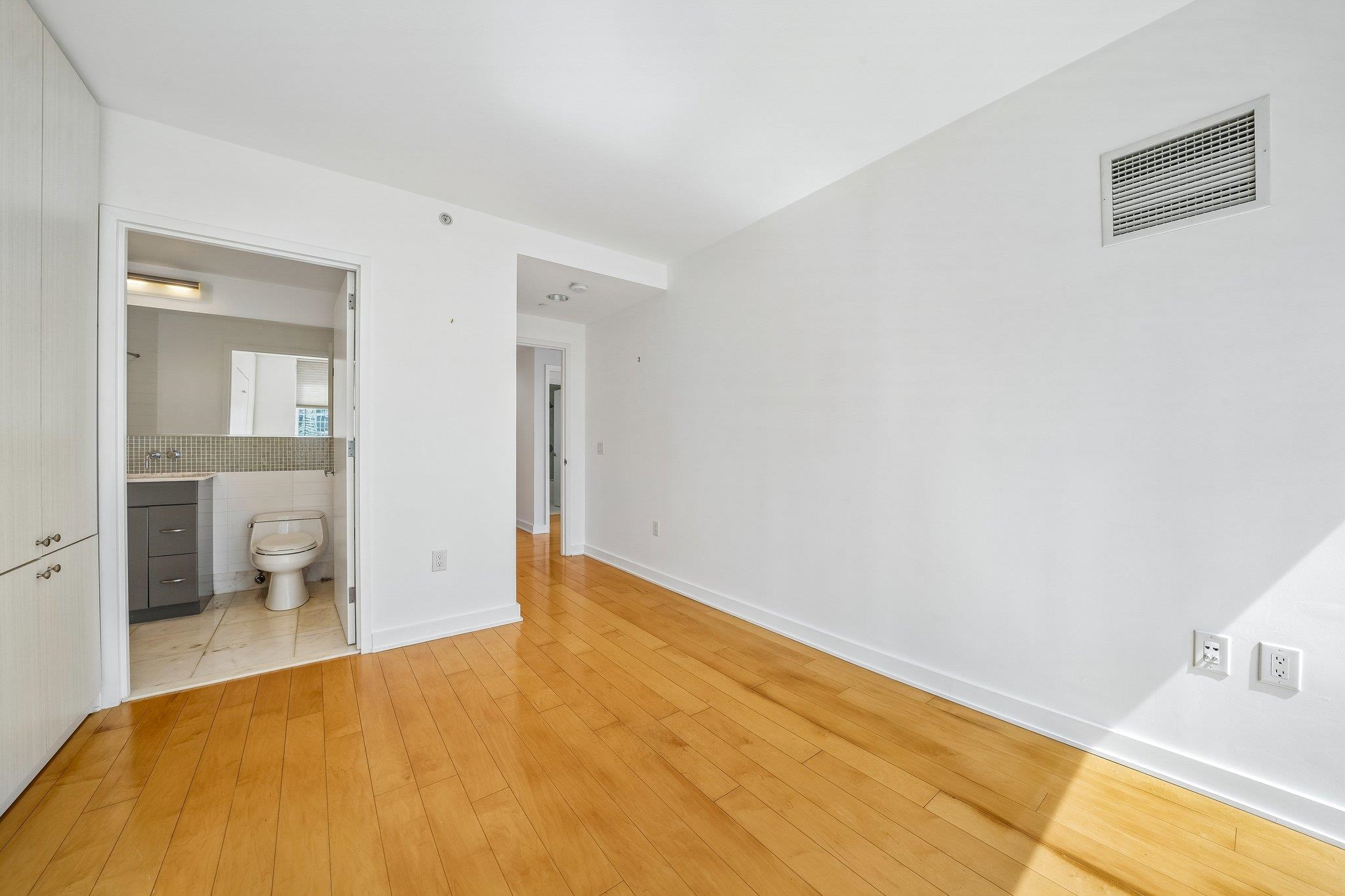 2 2ND ST Unit: 1605