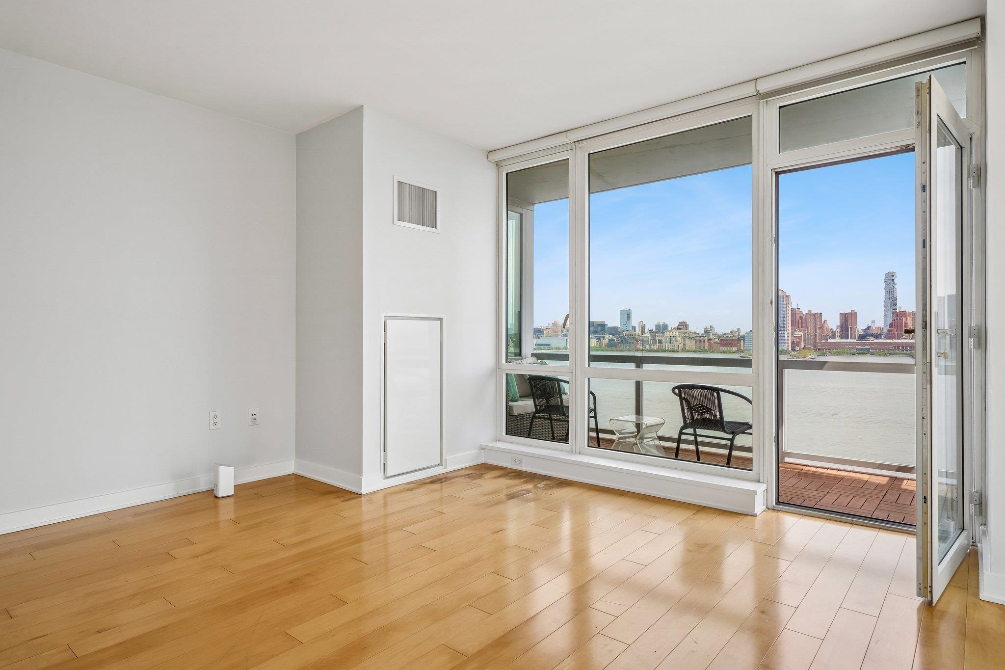 2 2ND ST Unit: 1605
