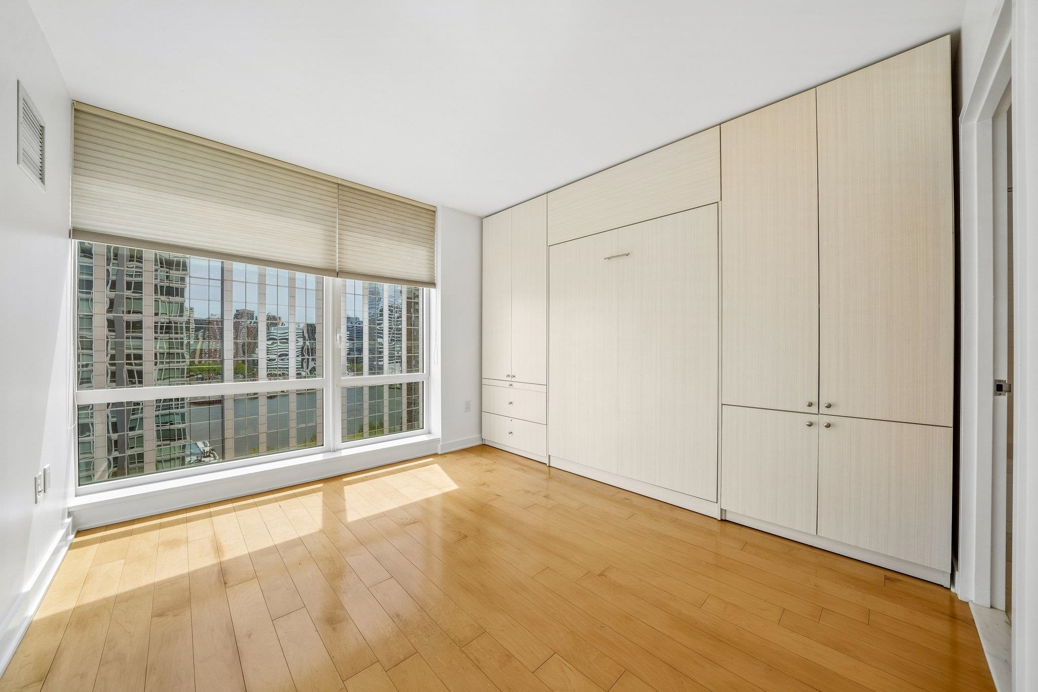 2 2ND ST Unit: 1605