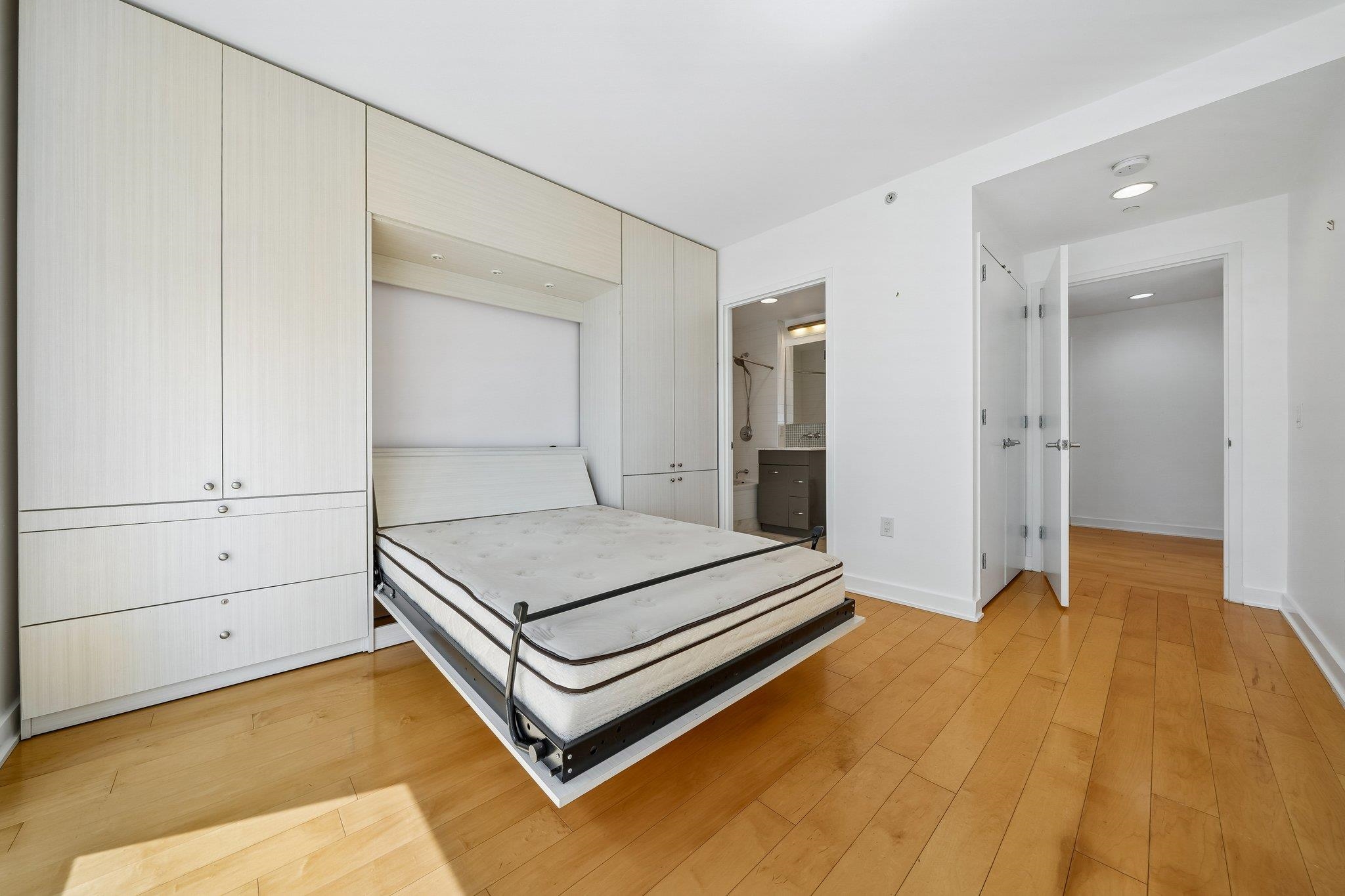 2 2ND ST Unit: 1605