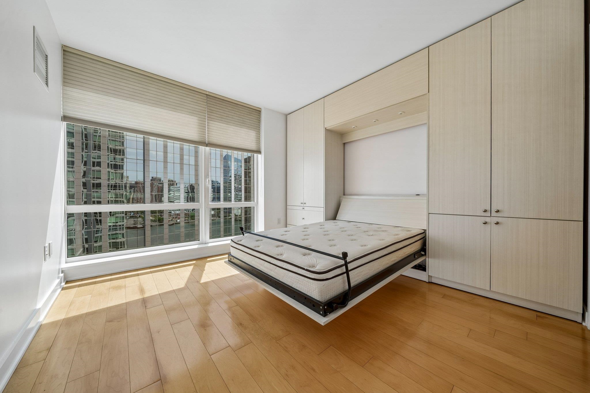 2 2ND ST Unit: 1605