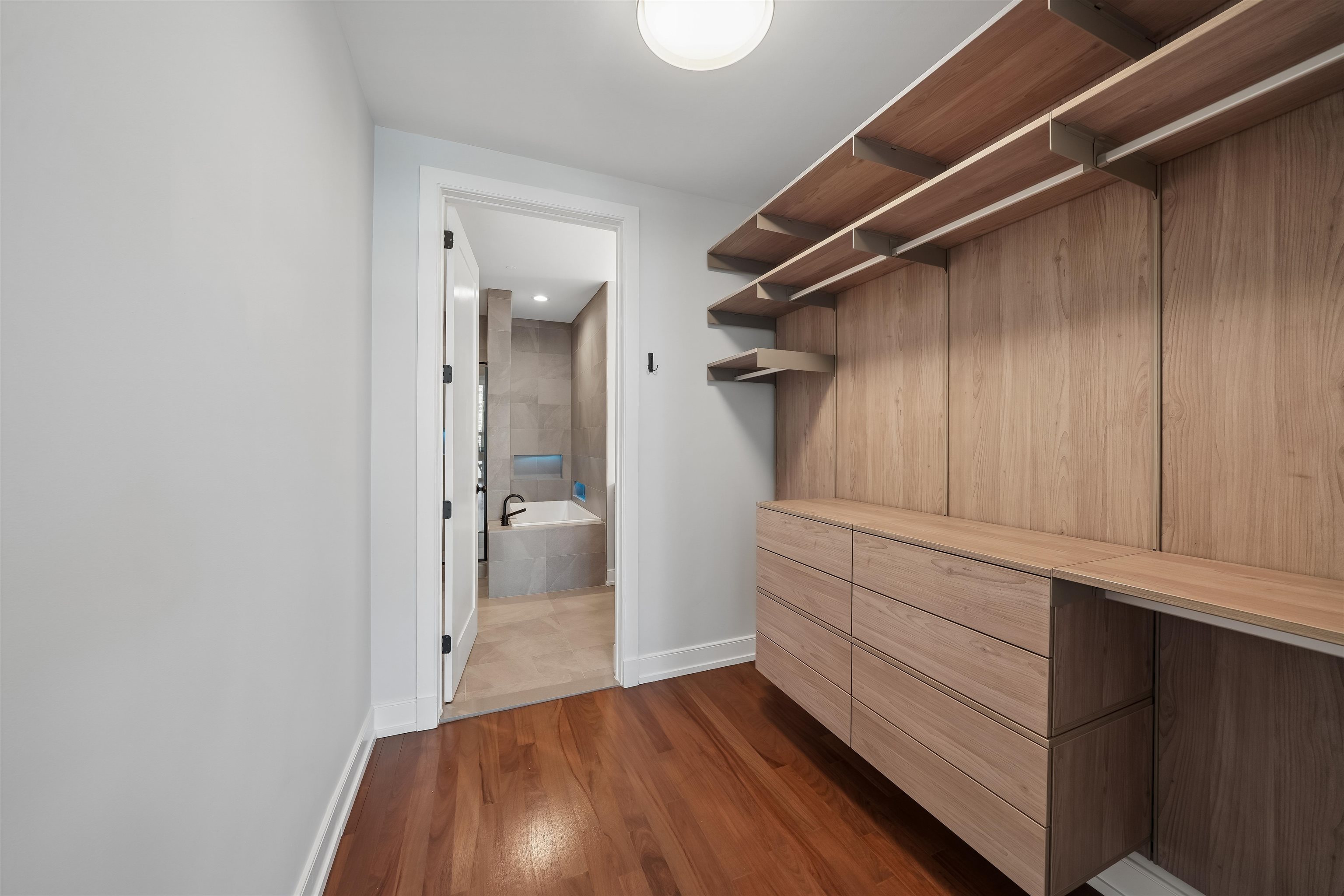 105 GREENE ST Unit: 1901