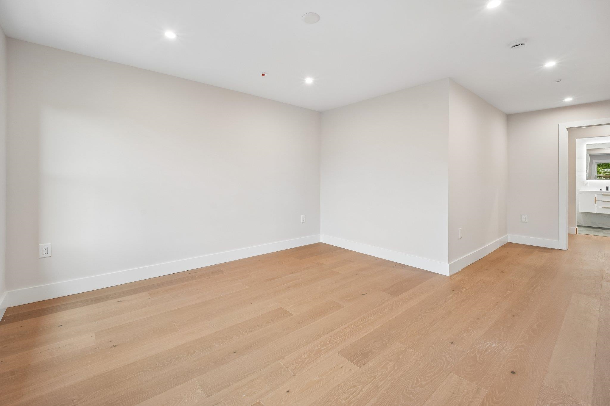 89 BRIGHT ST Unit: 3