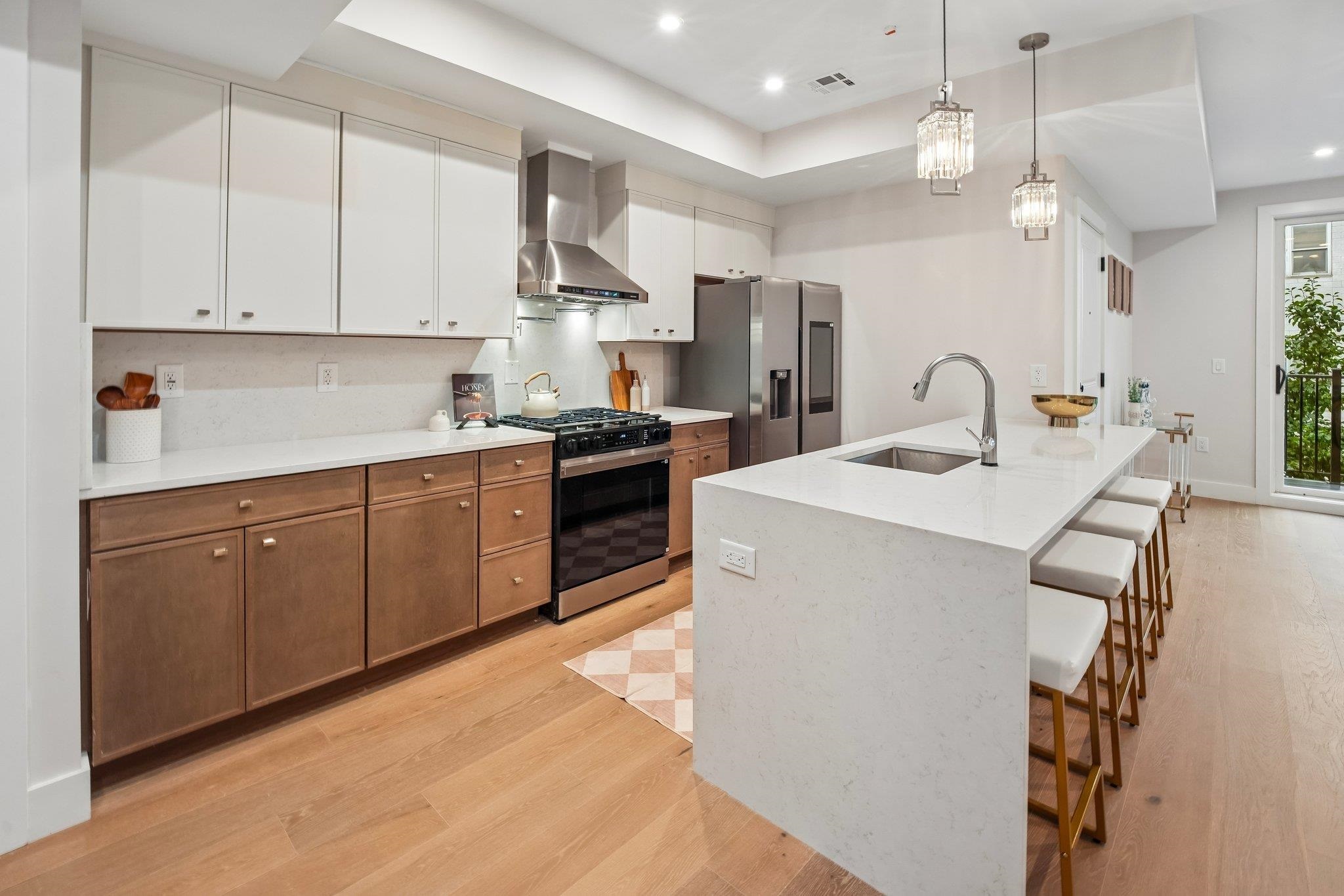 89 BRIGHT ST Unit: 3