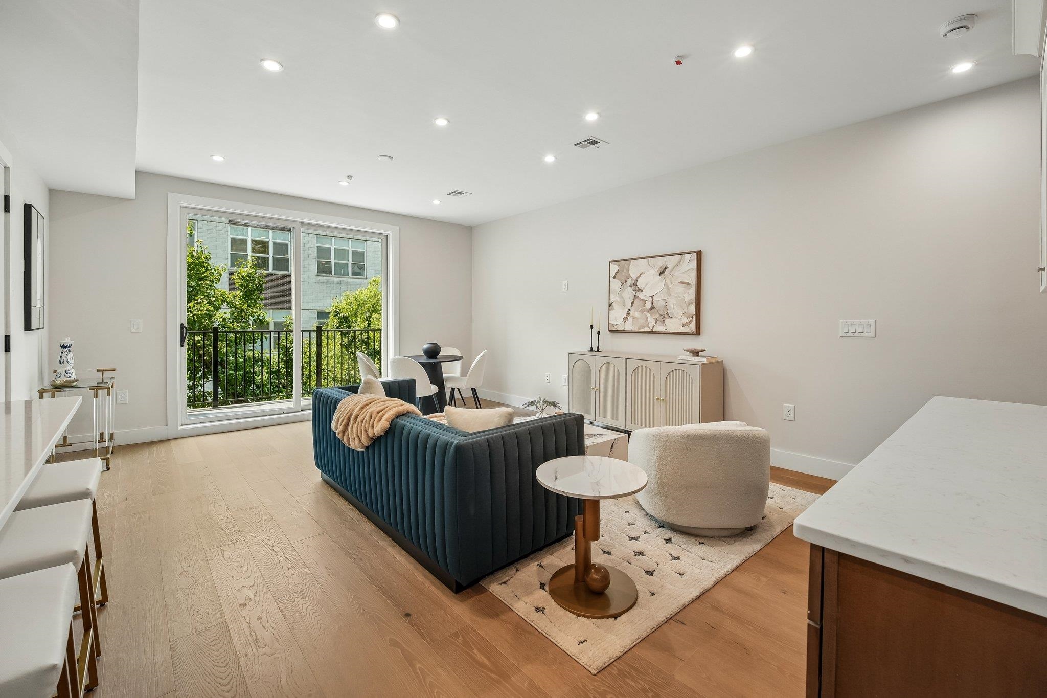 89 BRIGHT ST Unit: 3