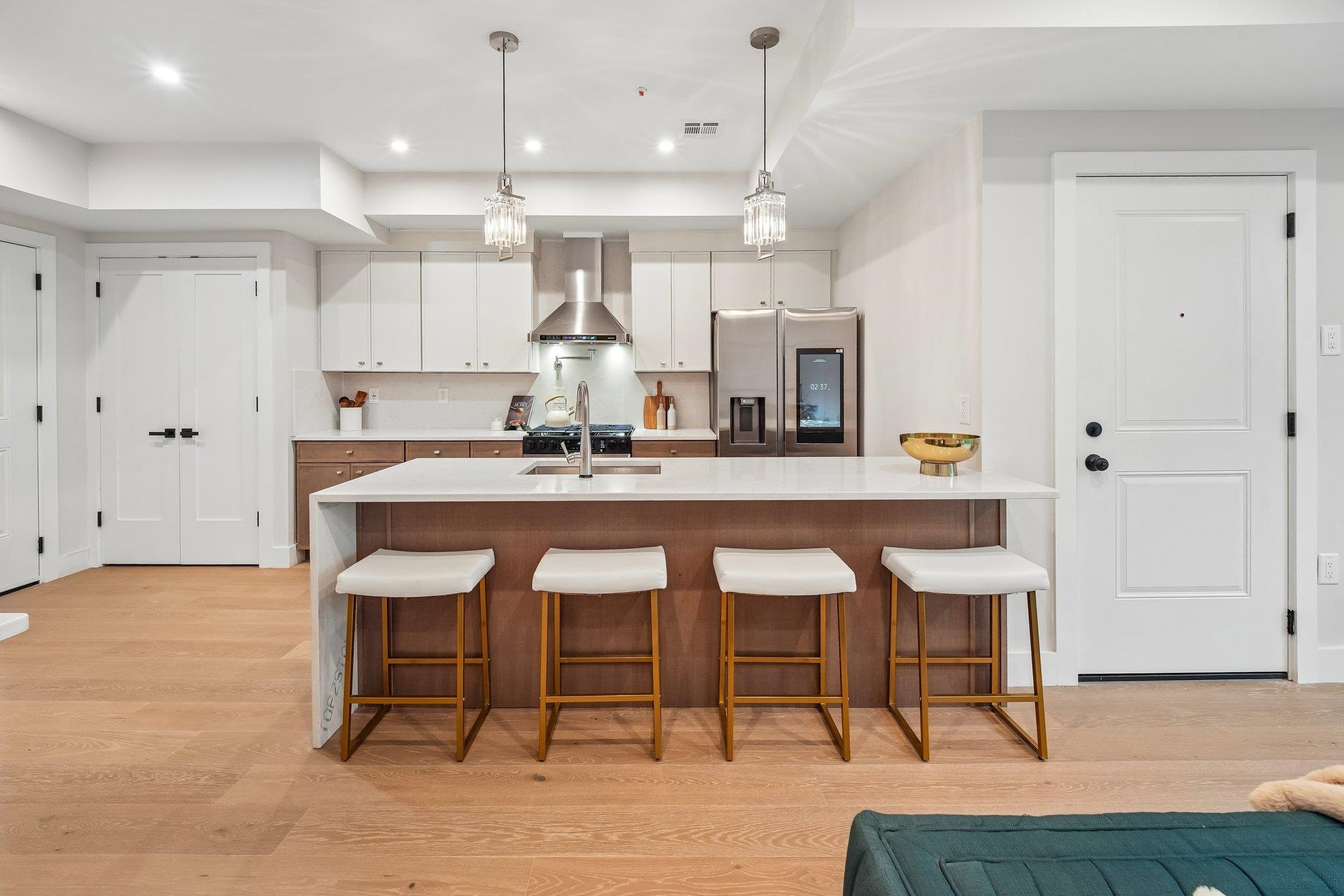 89 BRIGHT ST Unit: 3