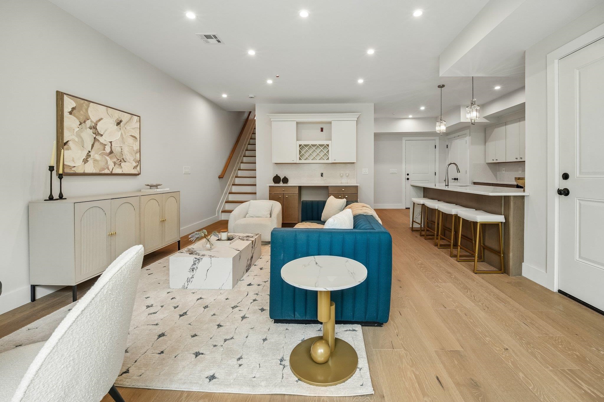 89 BRIGHT ST Unit: 3
