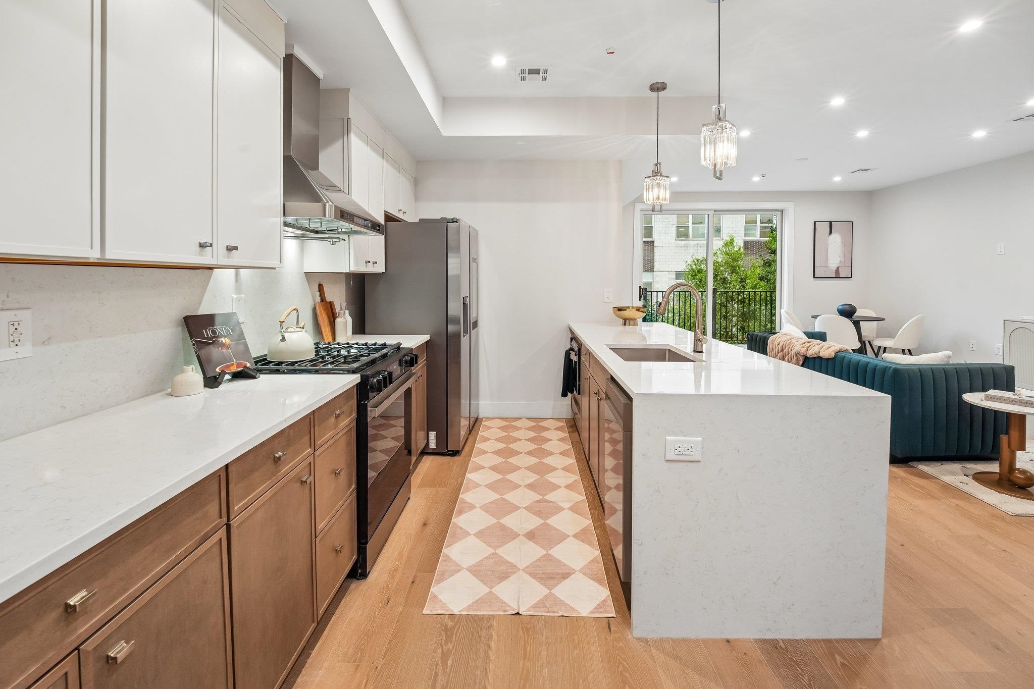 89 BRIGHT ST Unit: 3
