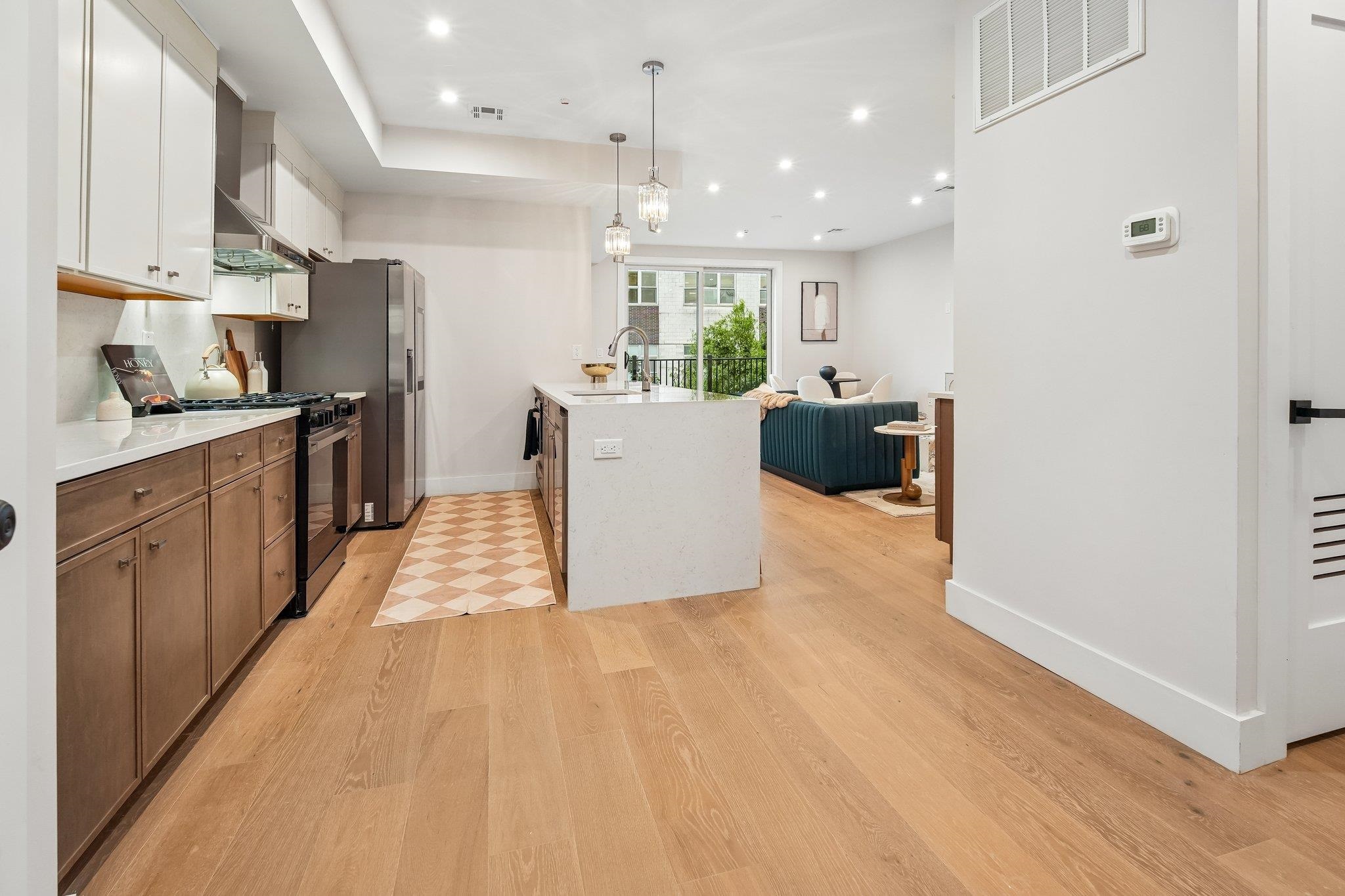 89 BRIGHT ST Unit: 3