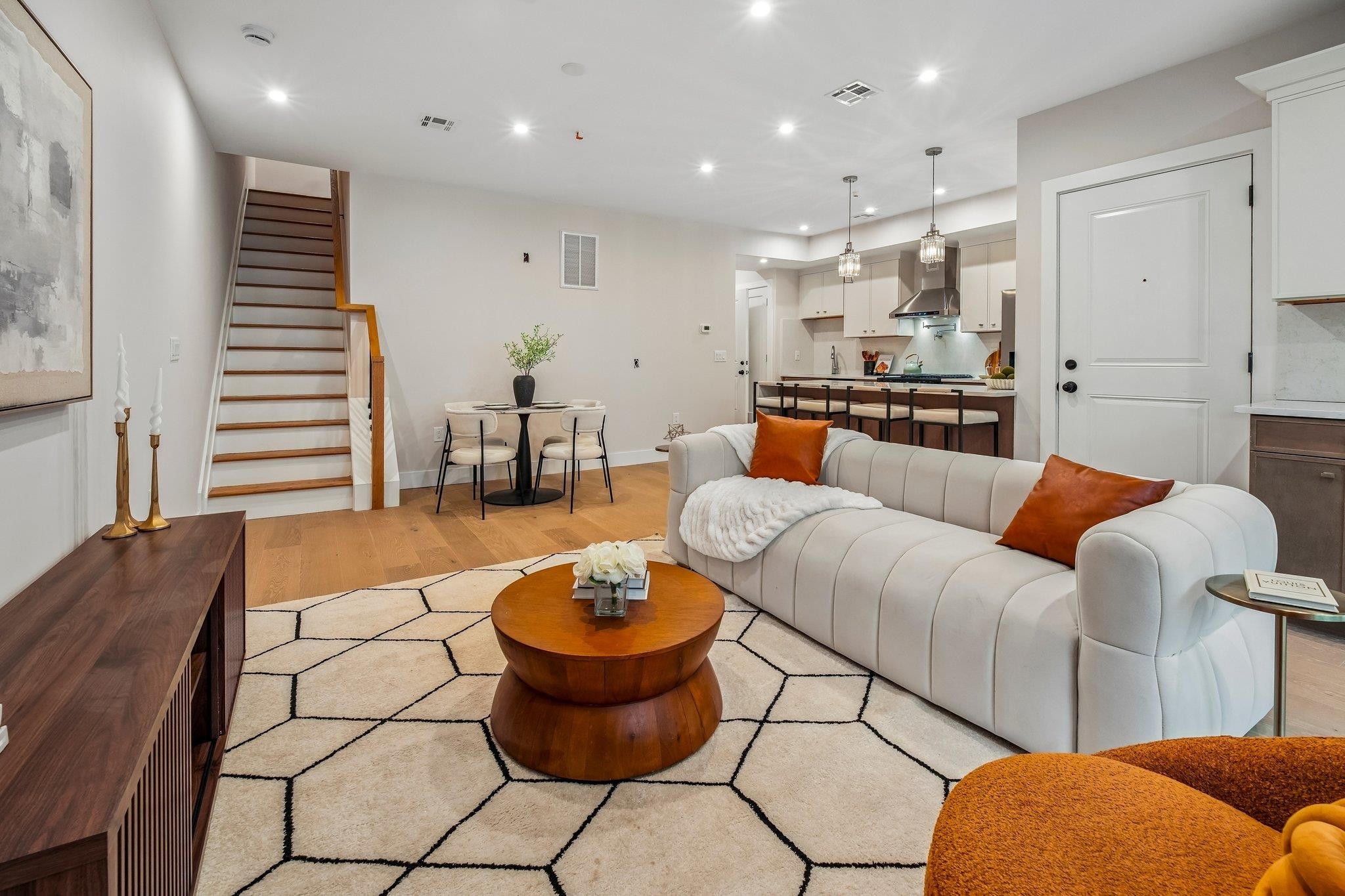 89 BRIGHT ST Unit: 2