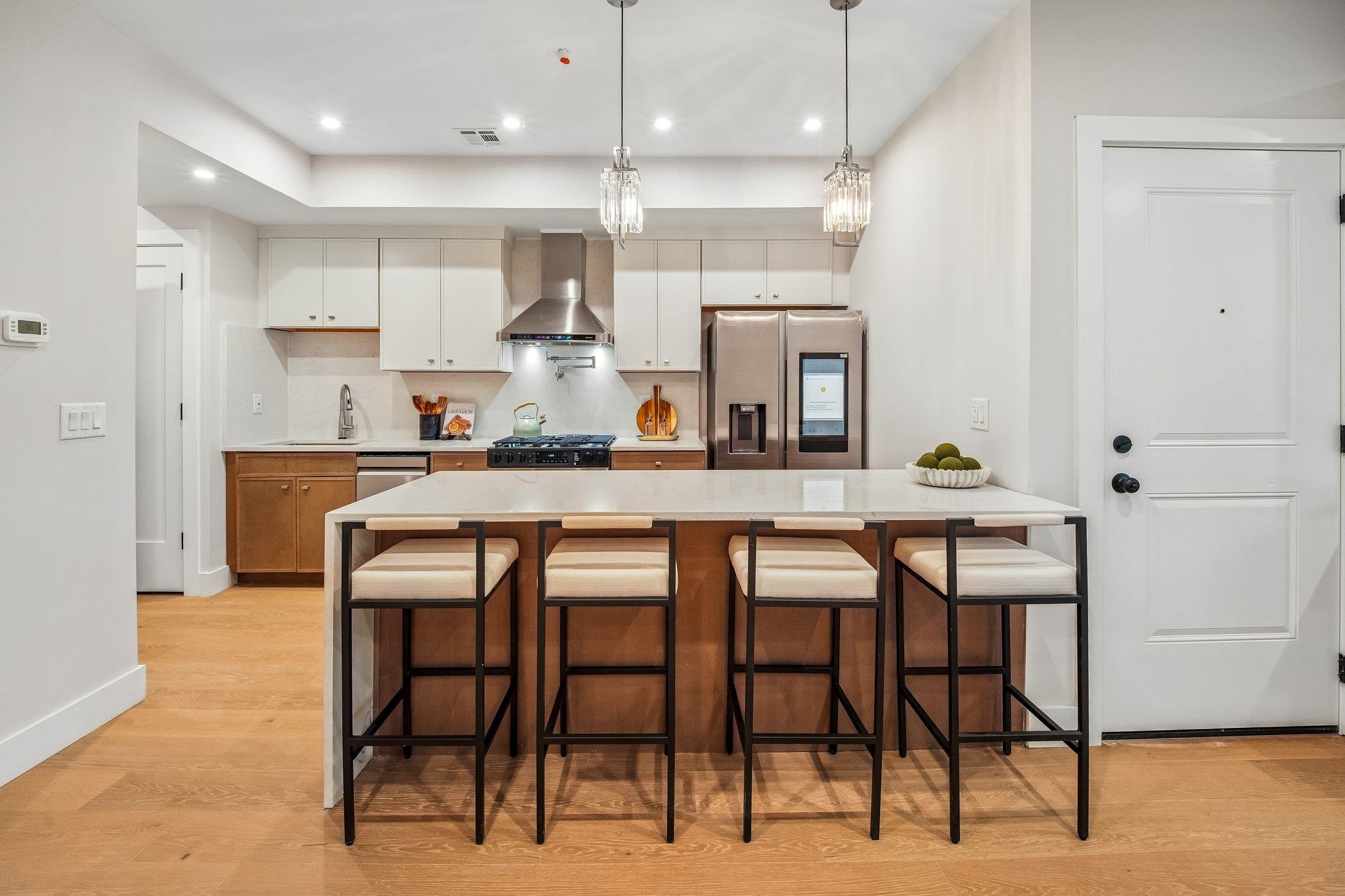 89 BRIGHT ST Unit: 2