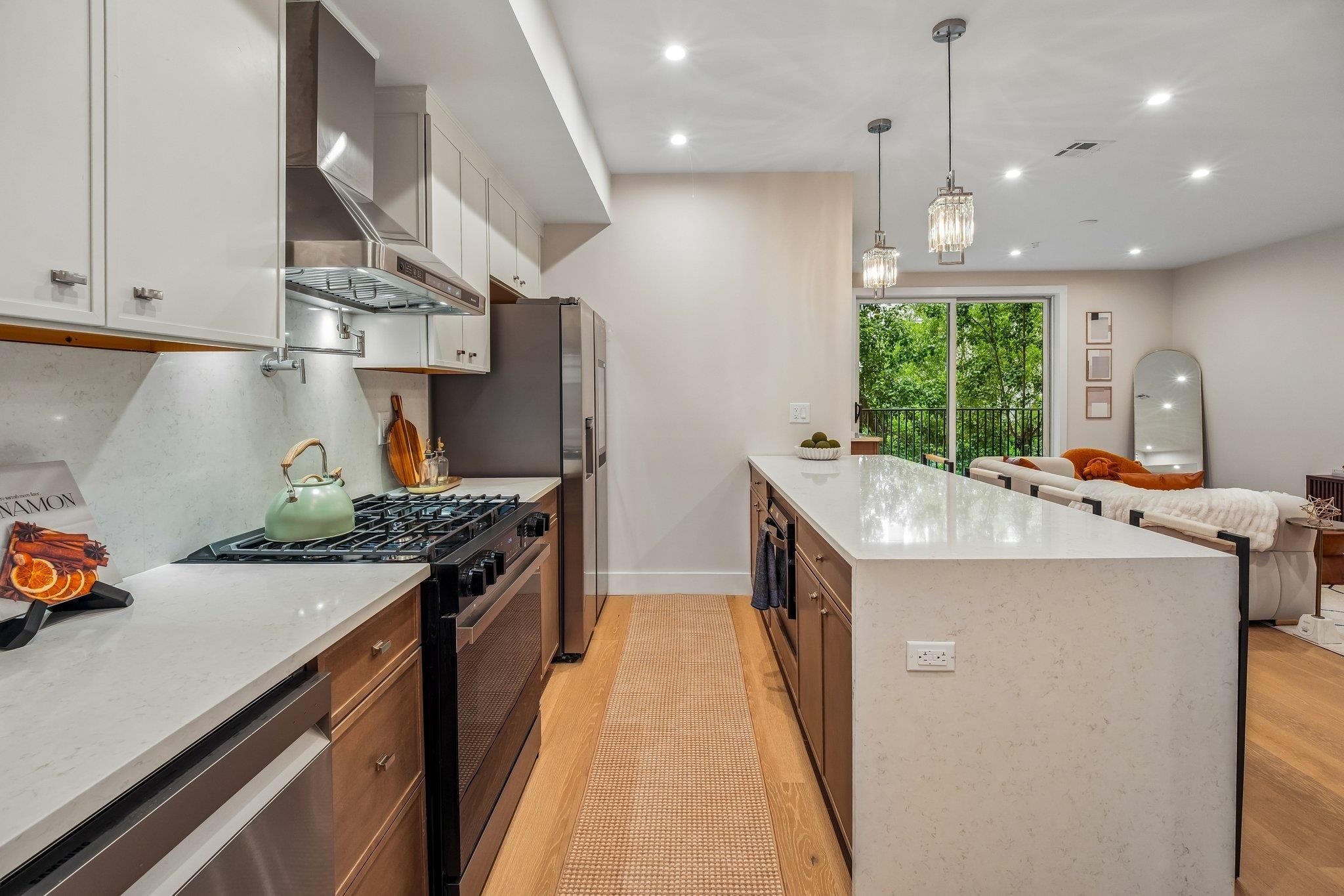 89 BRIGHT ST Unit: 2