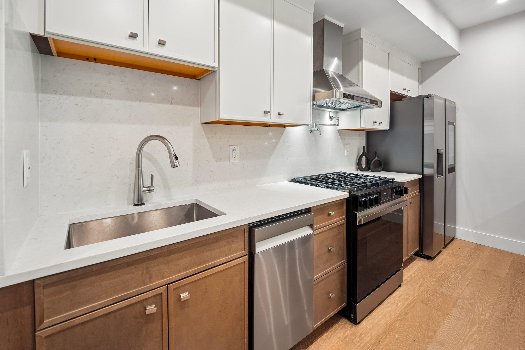 89 BRIGHT ST Unit: 2