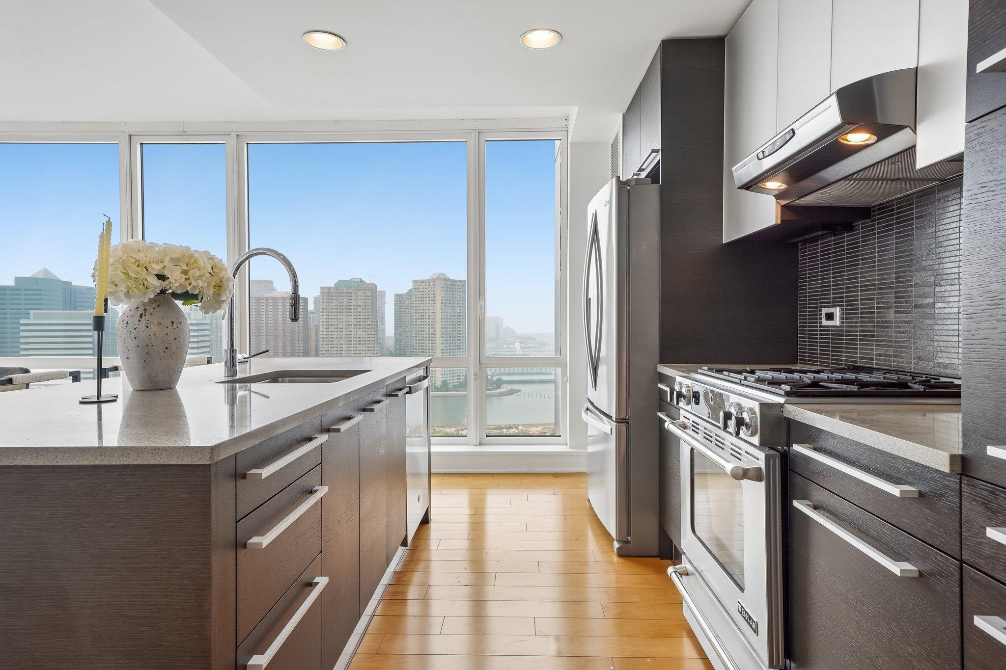 2 2ND ST Unit: 2101