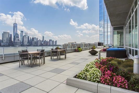 2 2ND ST Unit: 2101