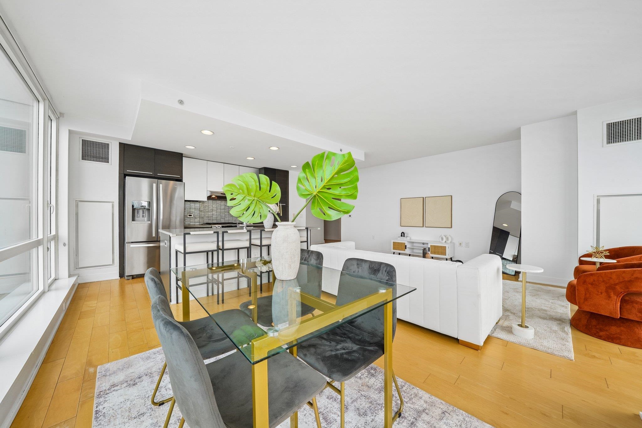 2 2ND ST Unit: 2101