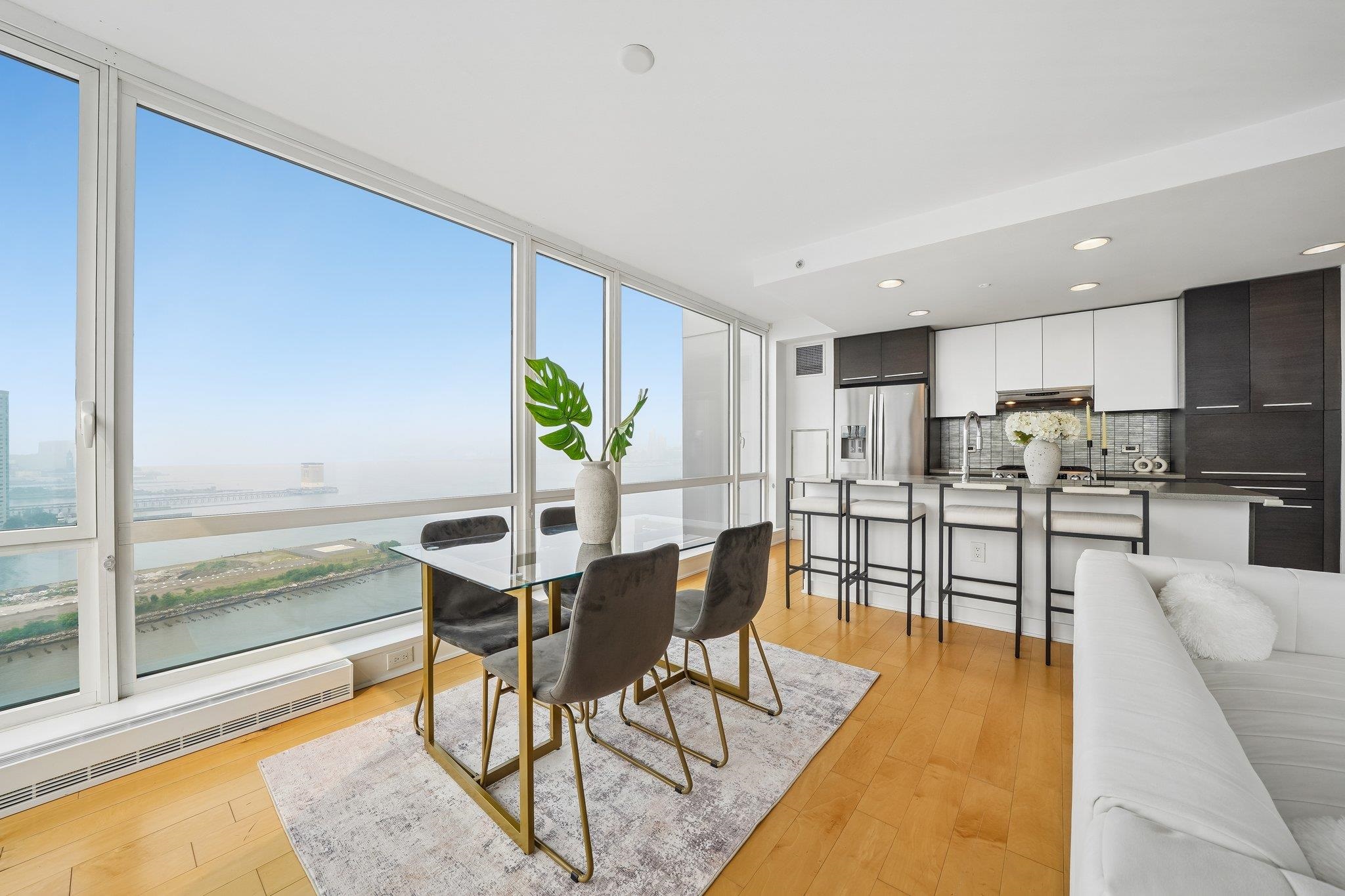 2 2ND ST Unit: 2101