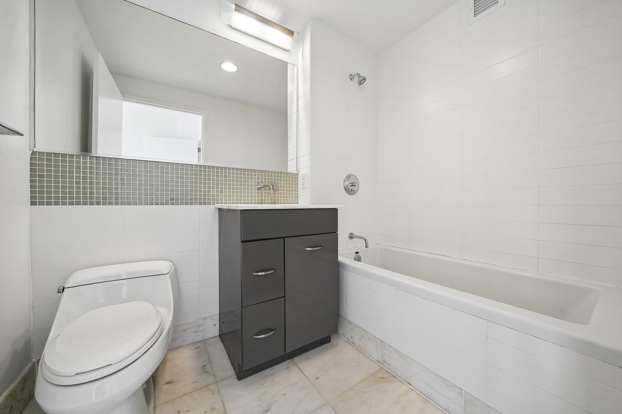 2 2ND ST Unit: 2101