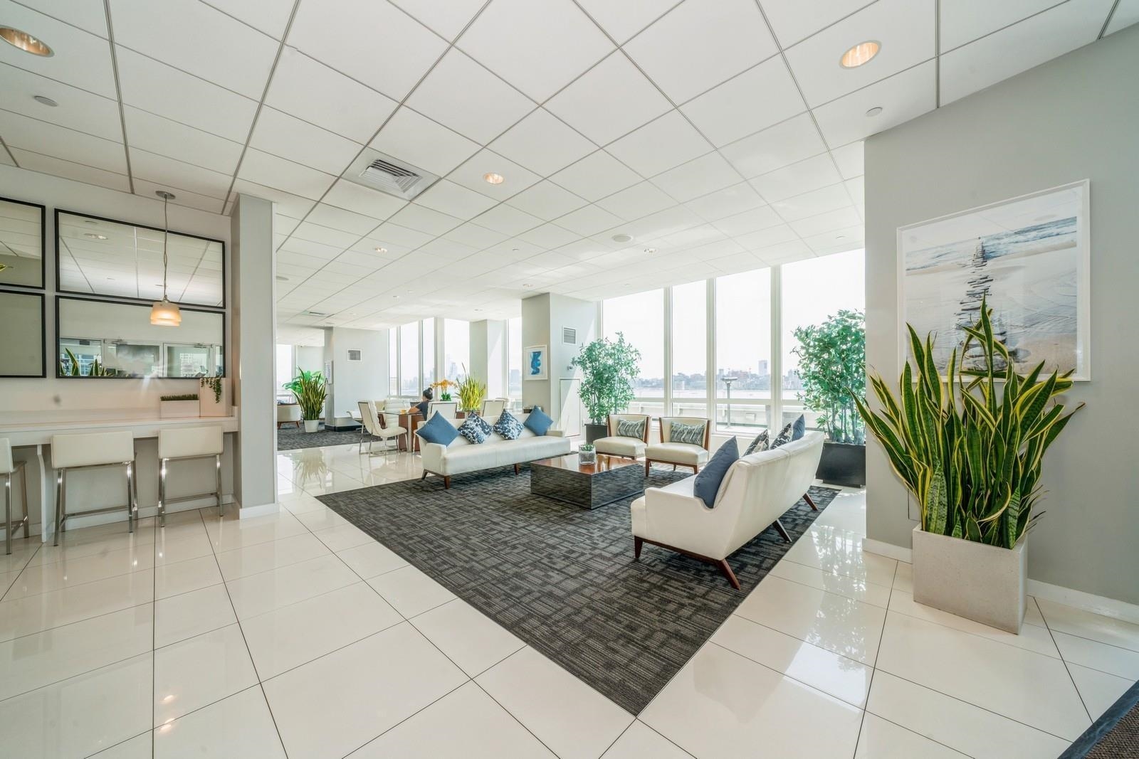 2 2ND ST Unit: 2101