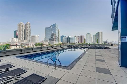 2 2ND ST Unit: 2101