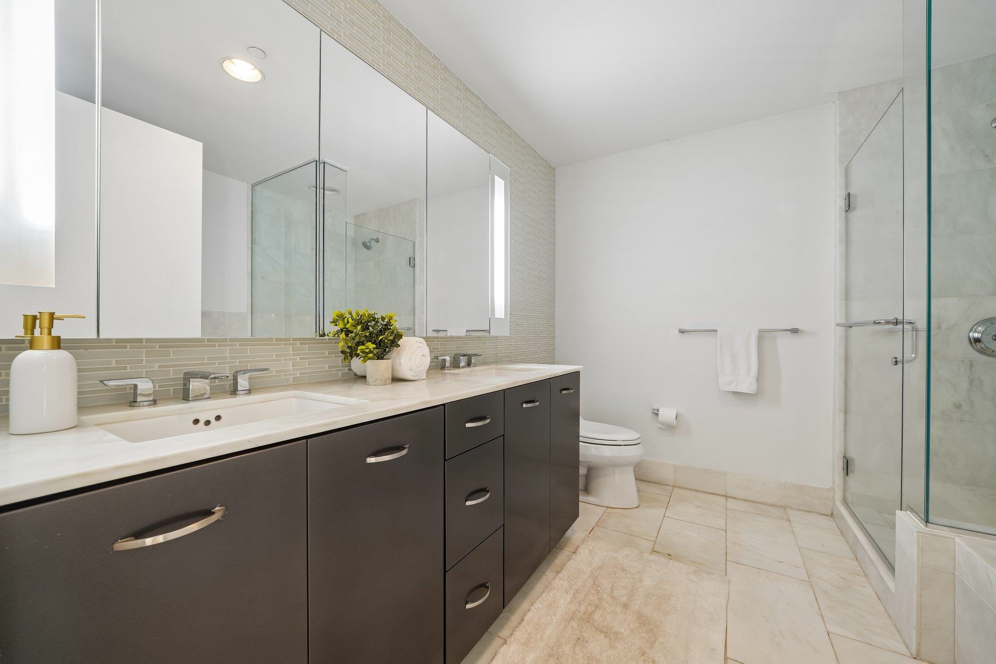 2 2ND ST Unit: 2101