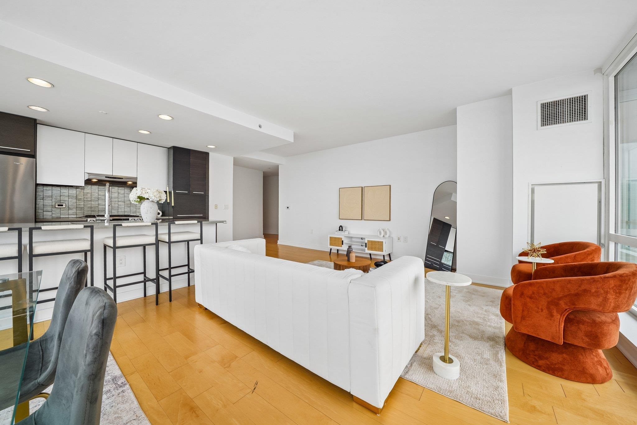 2 2ND ST Unit: 2101