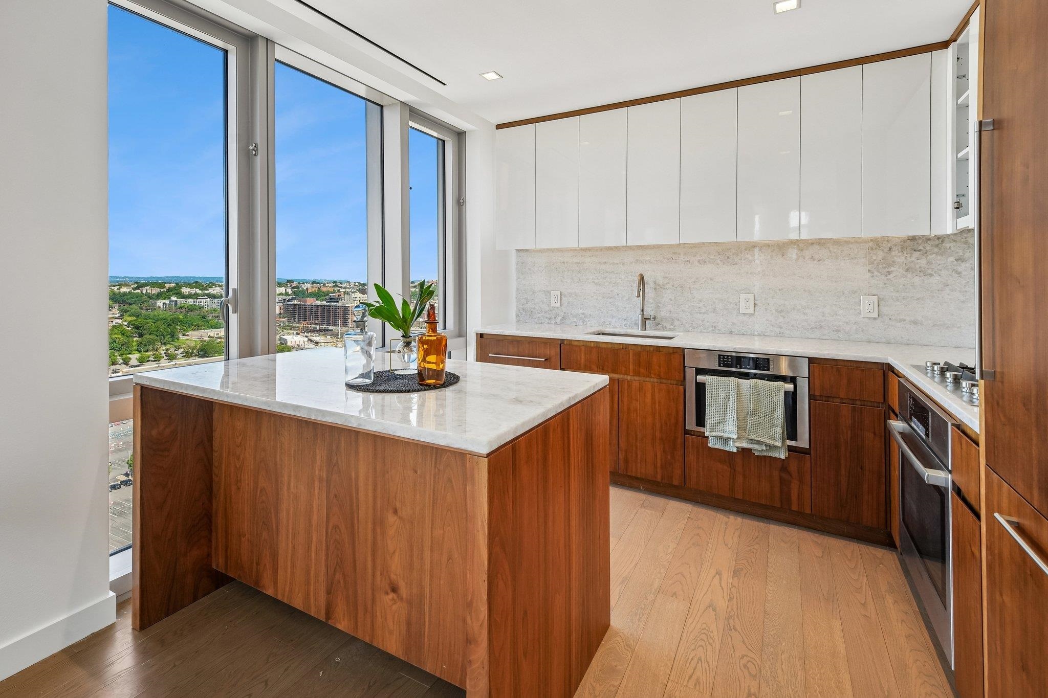 75 PARK LANE SOUTH Unit: 2107
