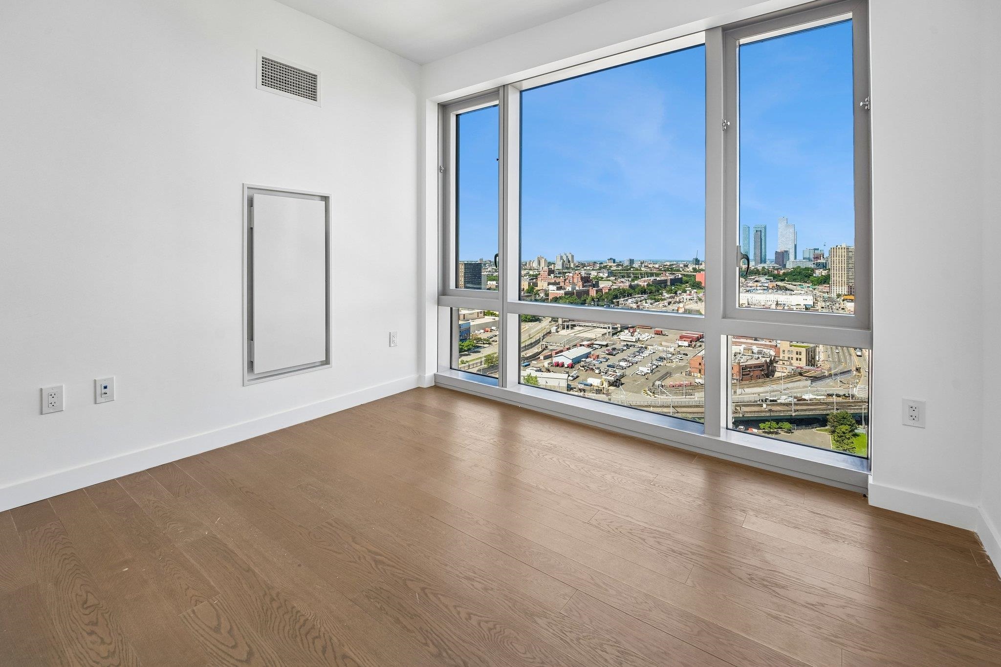 75 PARK LANE SOUTH Unit: 2107