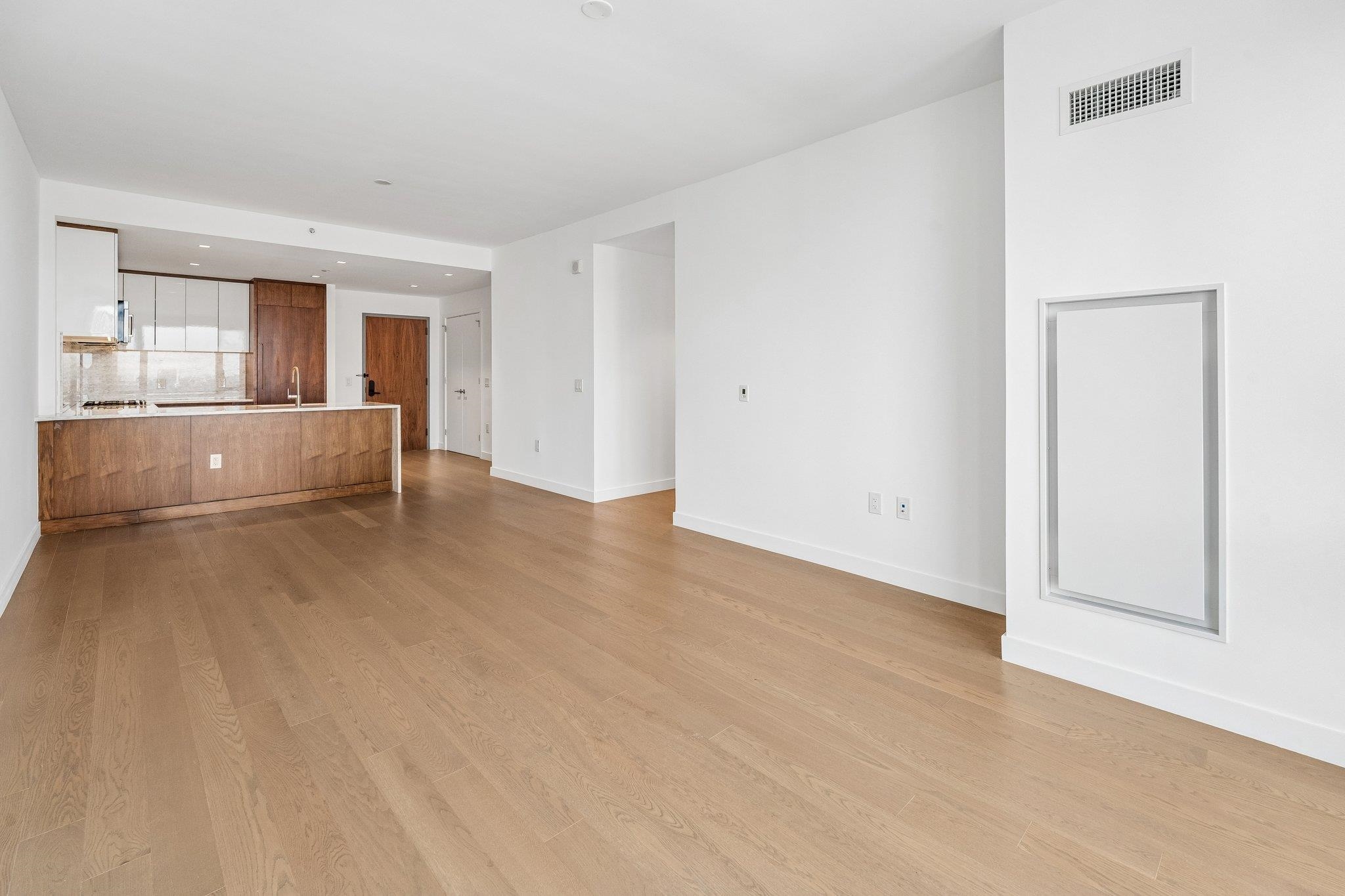 75 PARK LANE SOUTH Unit: 3202