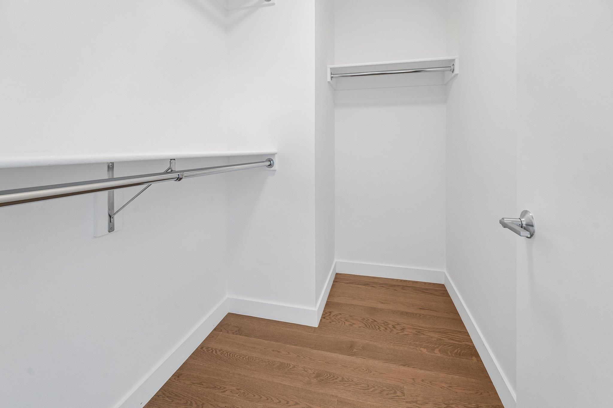75 PARK LANE SOUTH Unit: 3202