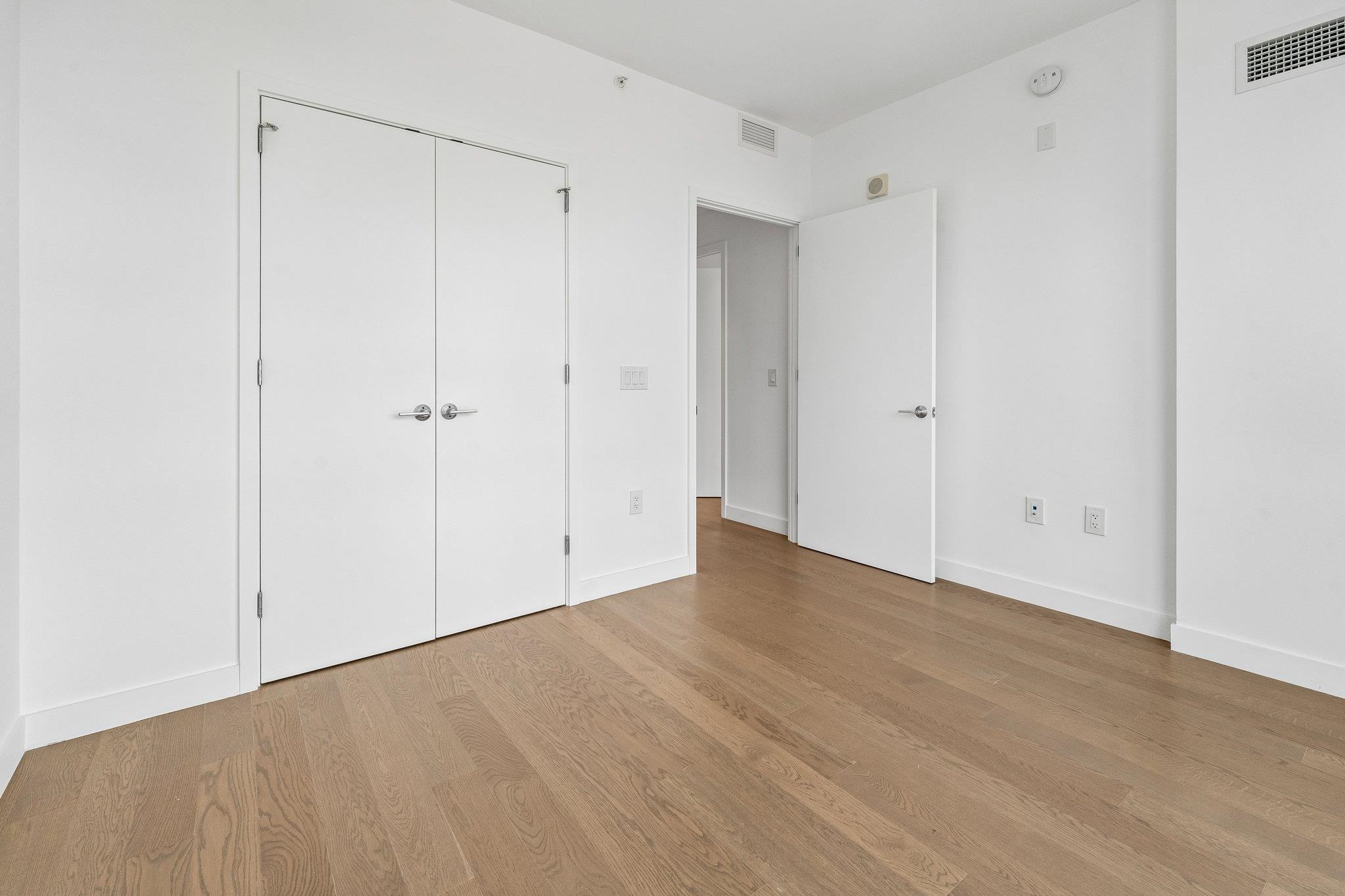 75 PARK LANE SOUTH Unit: 3202