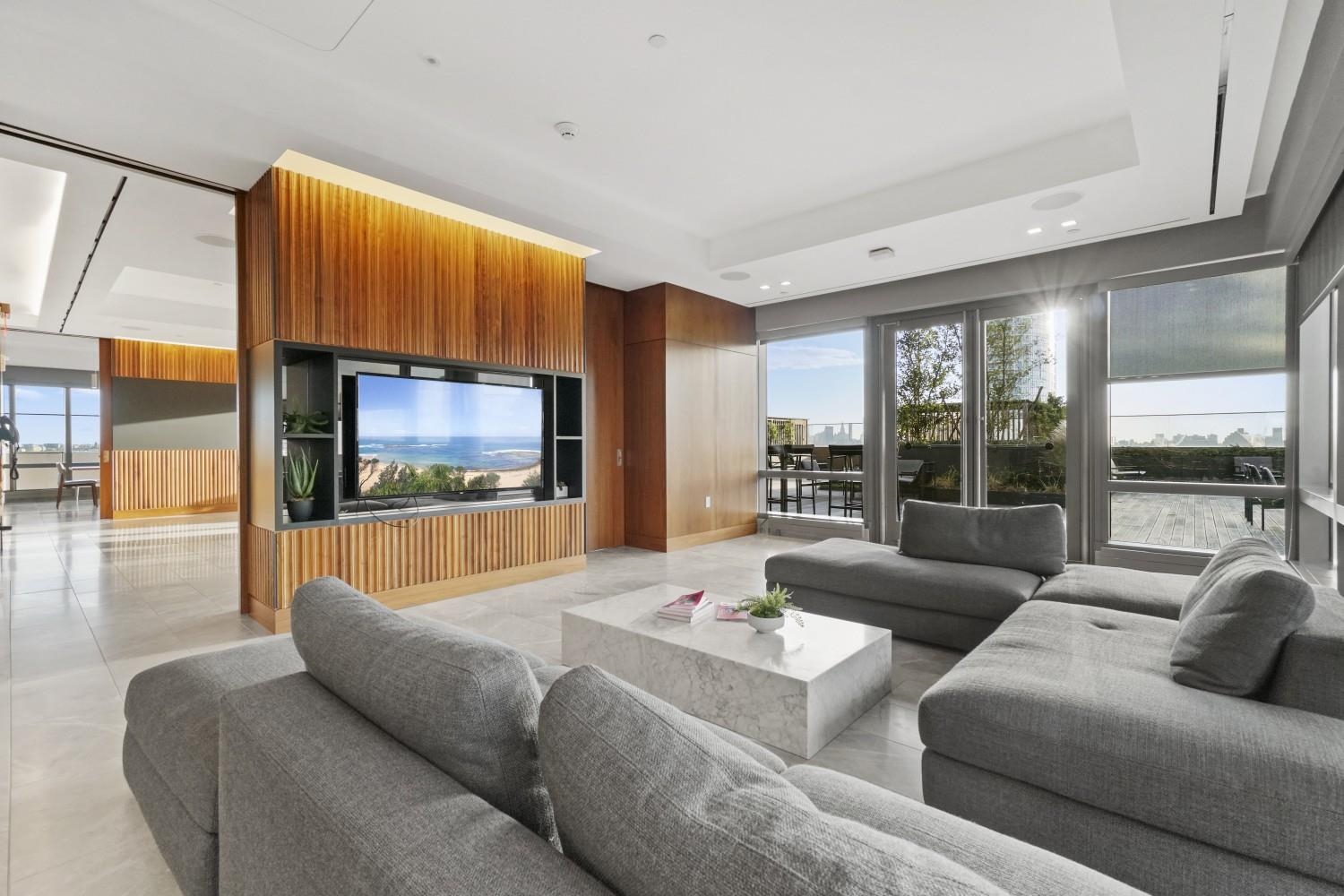 75 PARK LANE SOUTH Unit: 3202