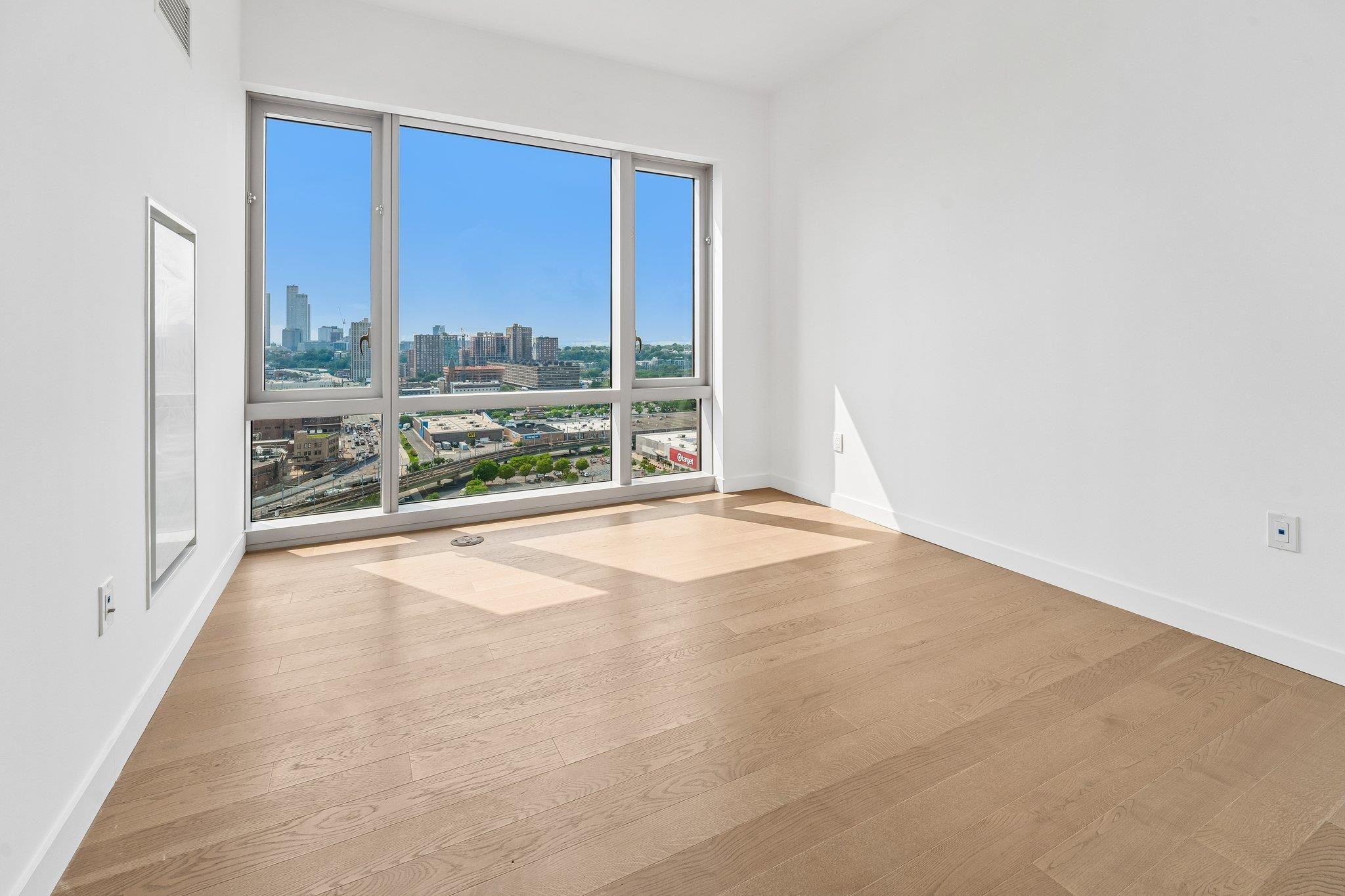 75 PARK LANE SOUTH Unit: 1912