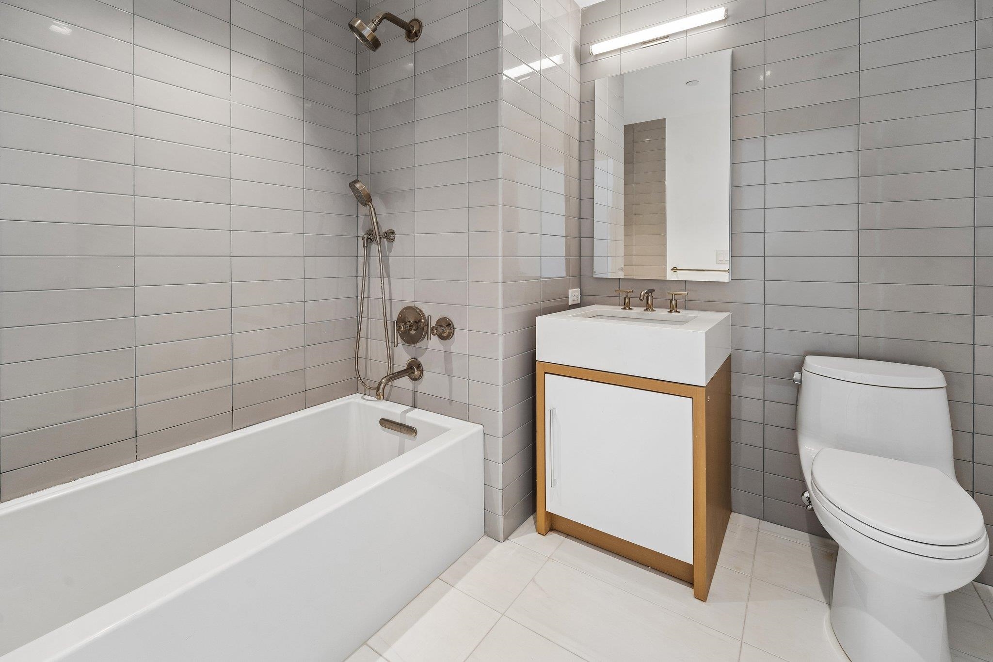 75 PARK LANE SOUTH Unit: 1912
