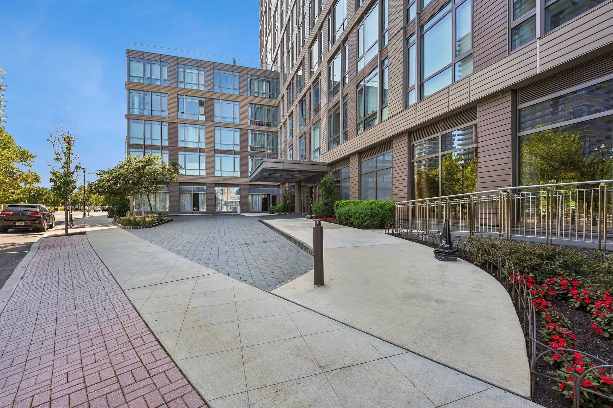 75 PARK LANE SOUTH Unit: 1912