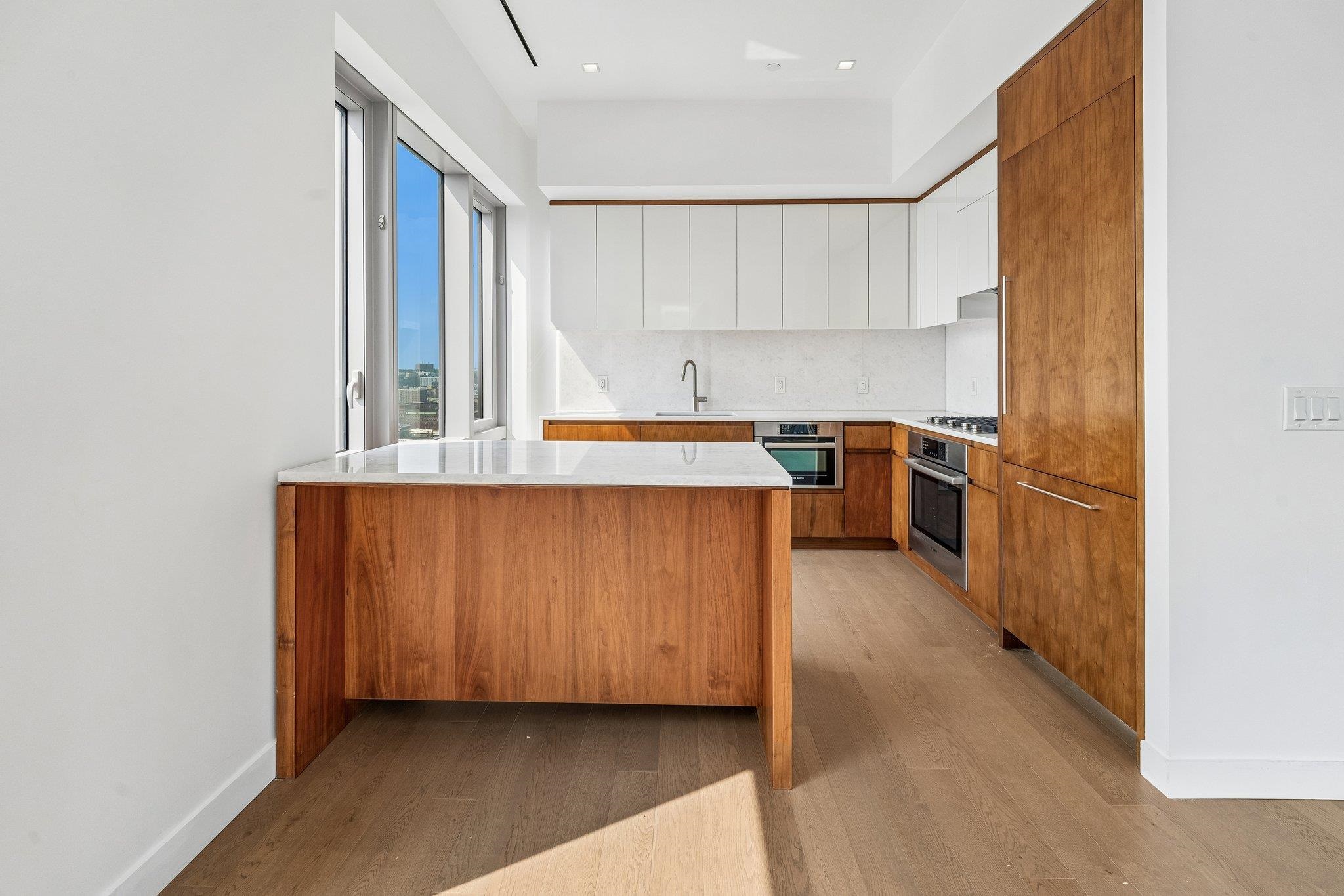 75 PARK LANE SOUTH Unit: 1912